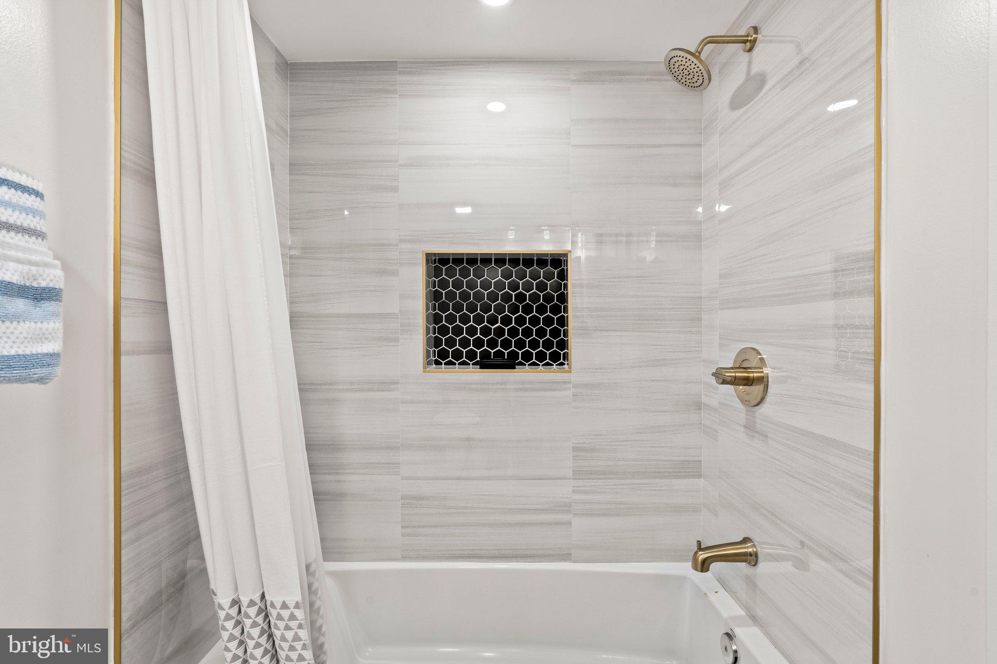 KENSINGTON - Residential