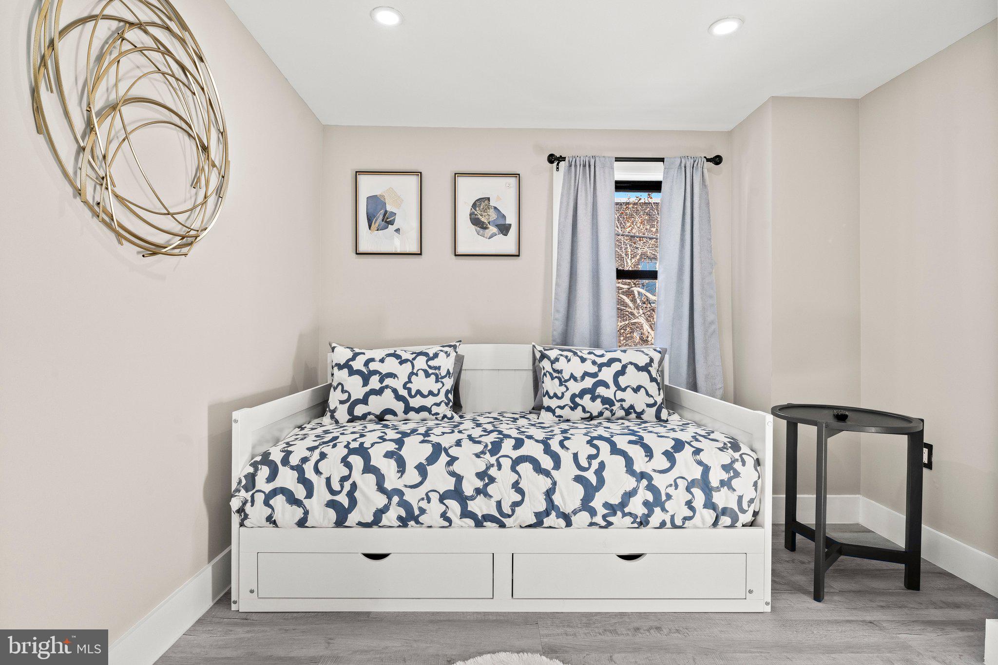 KENSINGTON - Residential