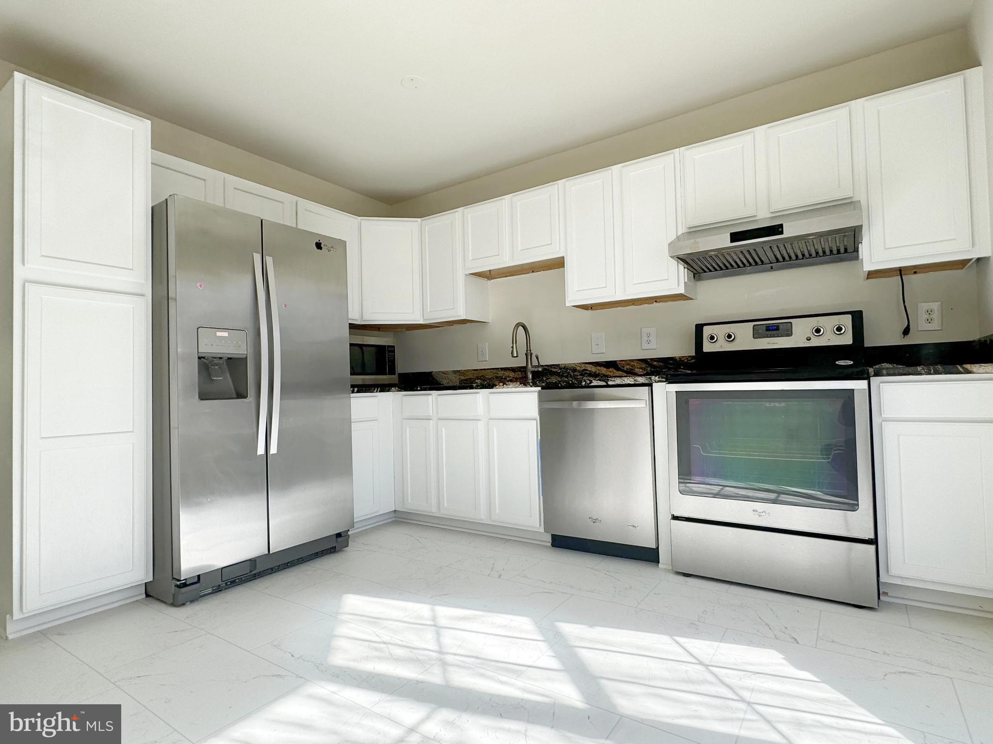 GUNSTON SQUARE - Residential