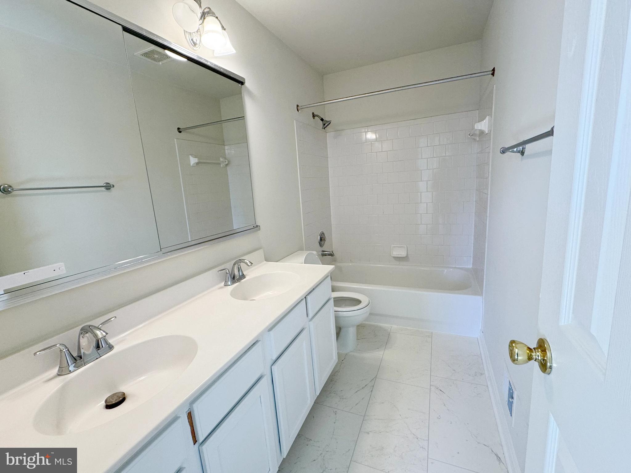 GUNSTON SQUARE - Residential