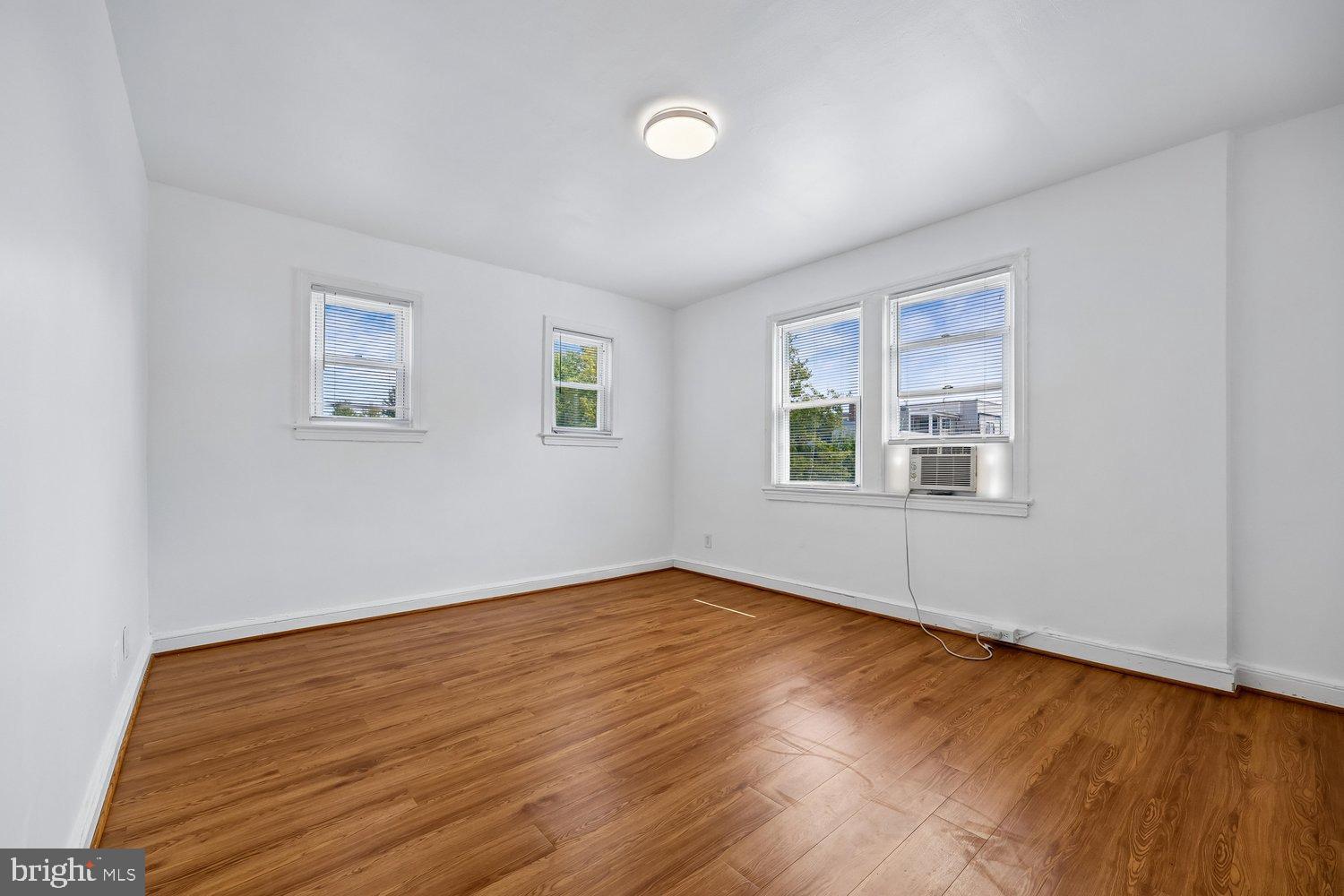 1904 3RD STREET NE