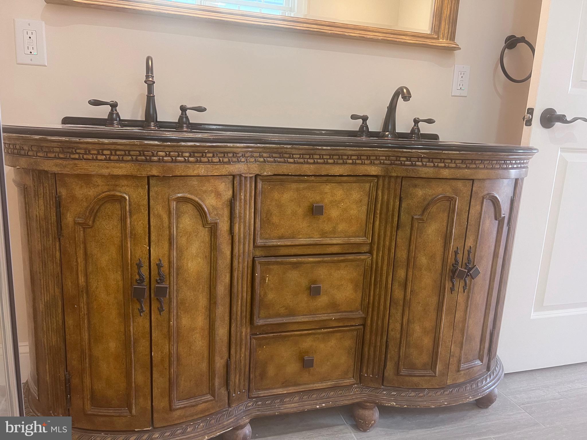 BRISTOL - Residential Lease