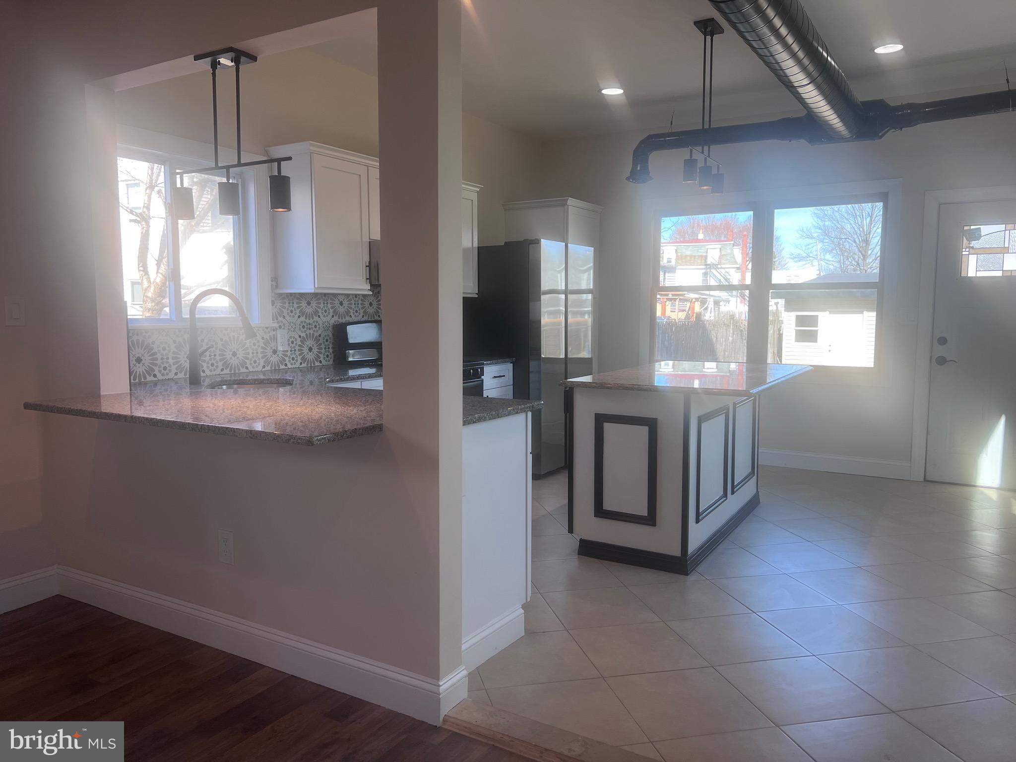 BRISTOL - Residential Lease