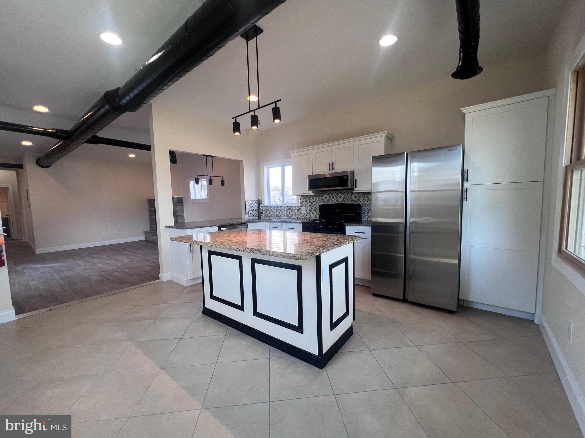 BRISTOL - Residential Lease