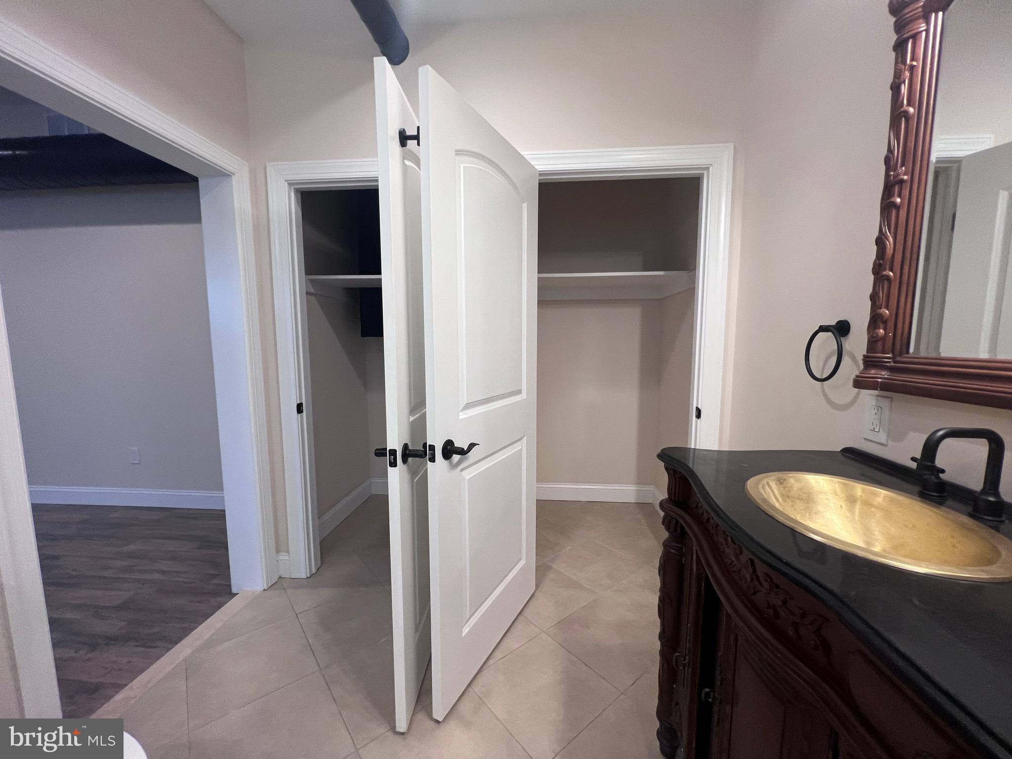 BRISTOL - Residential Lease