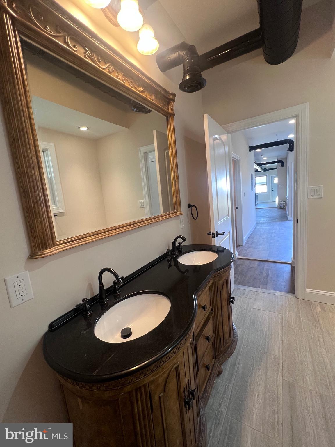 BRISTOL - Residential Lease