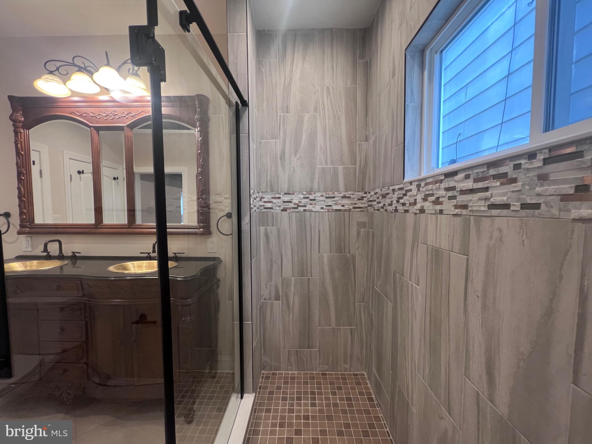 BRISTOL - Residential Lease