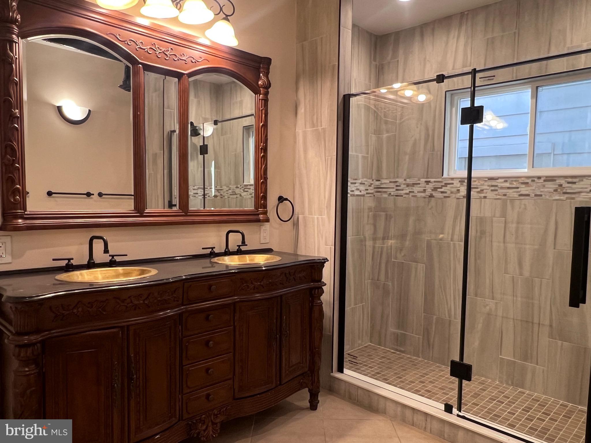 BRISTOL - Residential Lease