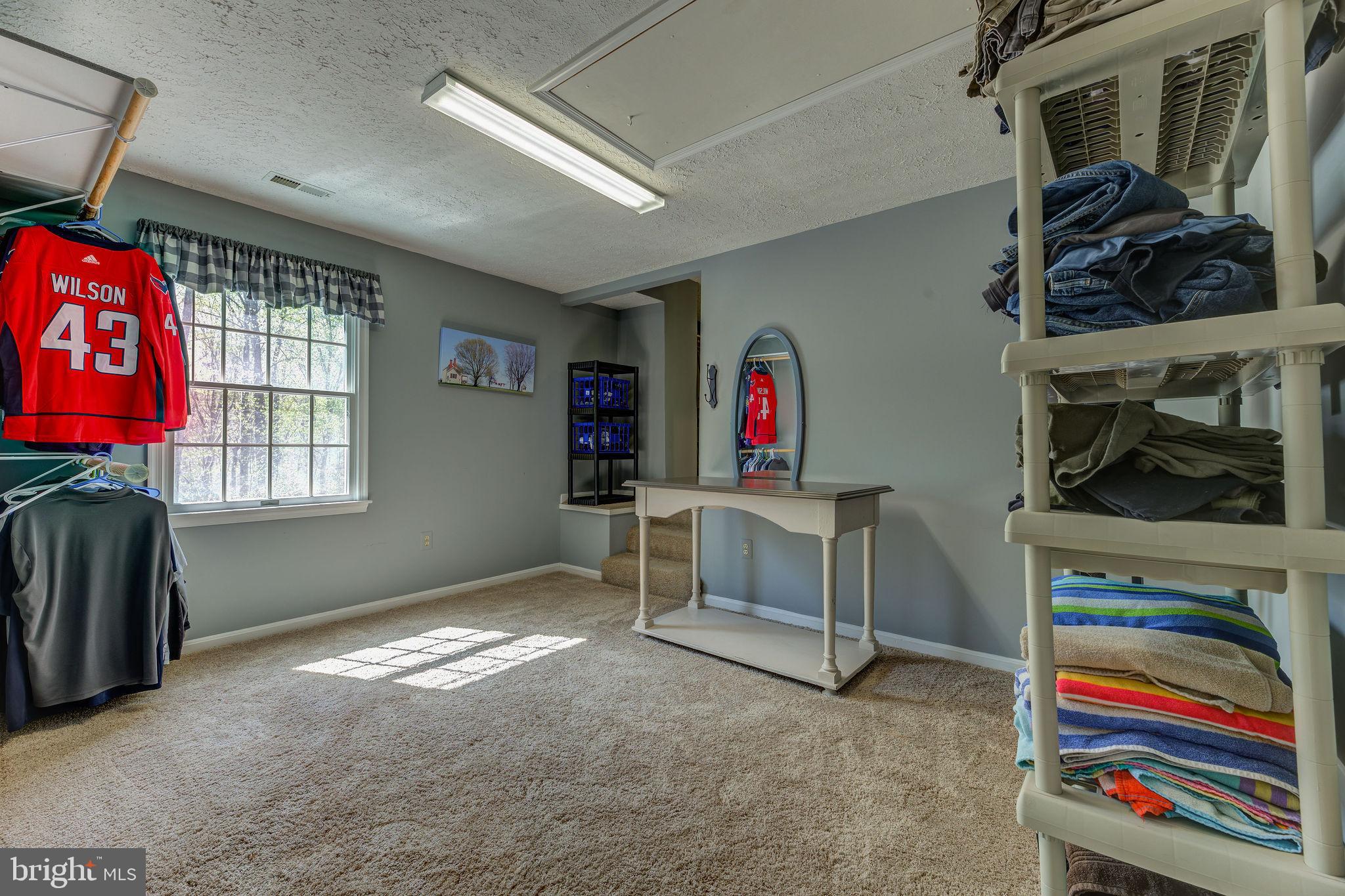 WHISPERING WOODS - Residential