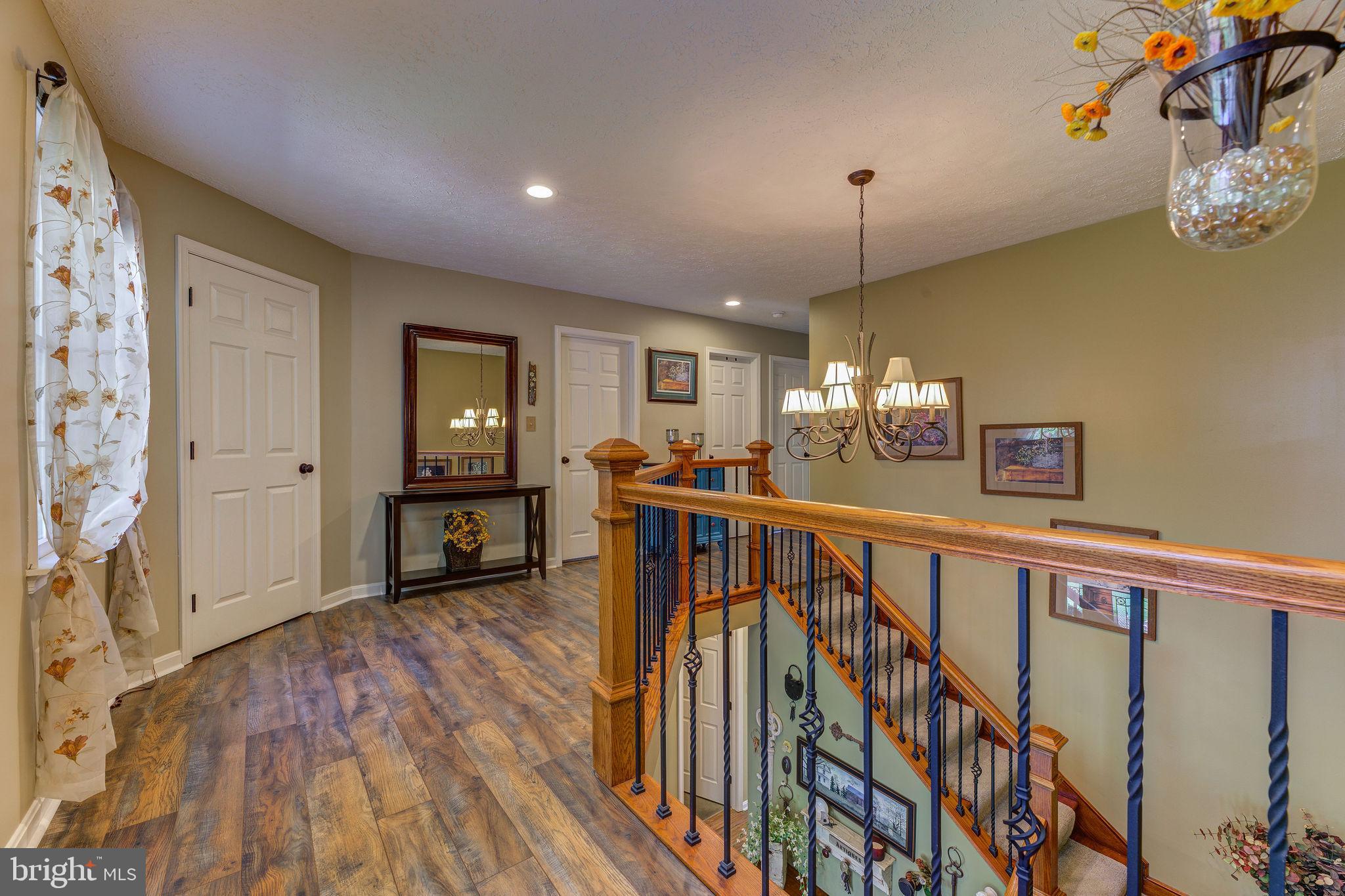 WHISPERING WOODS - Residential