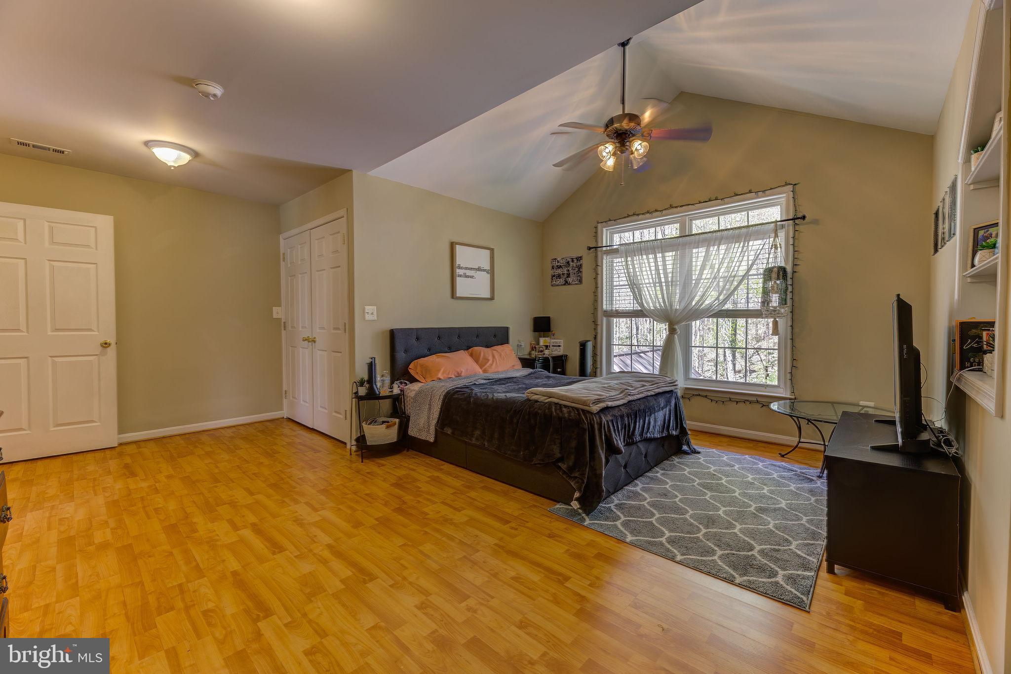 WHISPERING WOODS - Residential