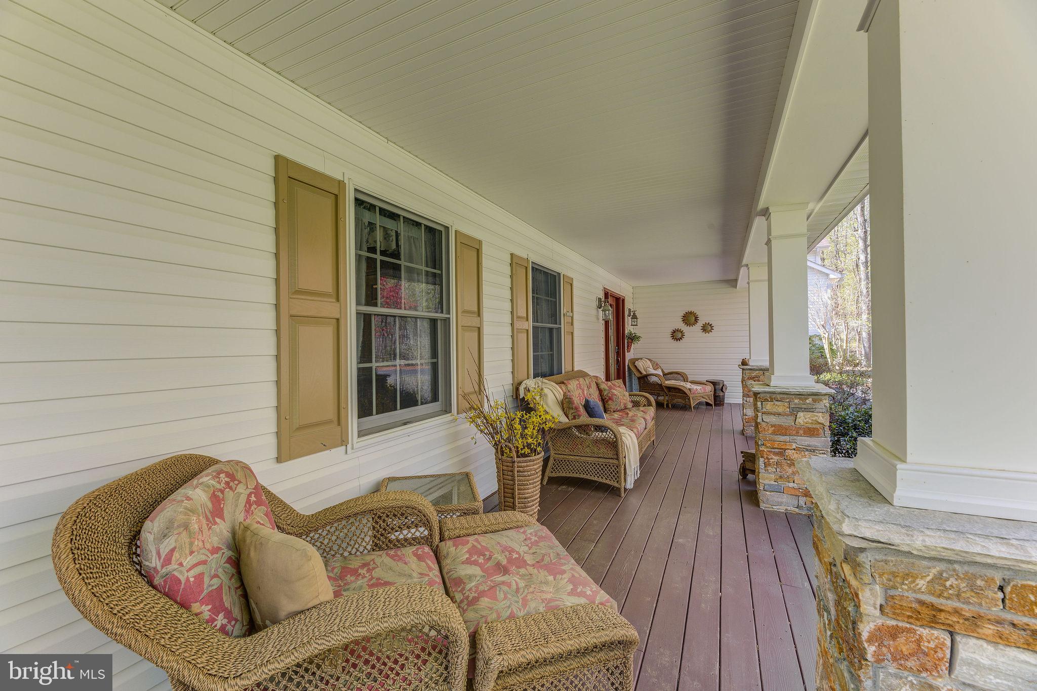 WHISPERING WOODS - Residential