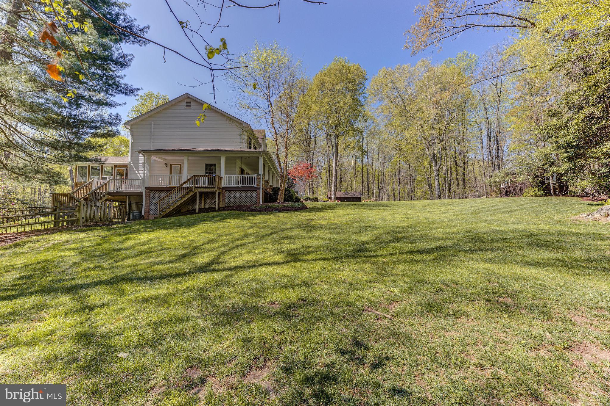 WHISPERING WOODS - Residential