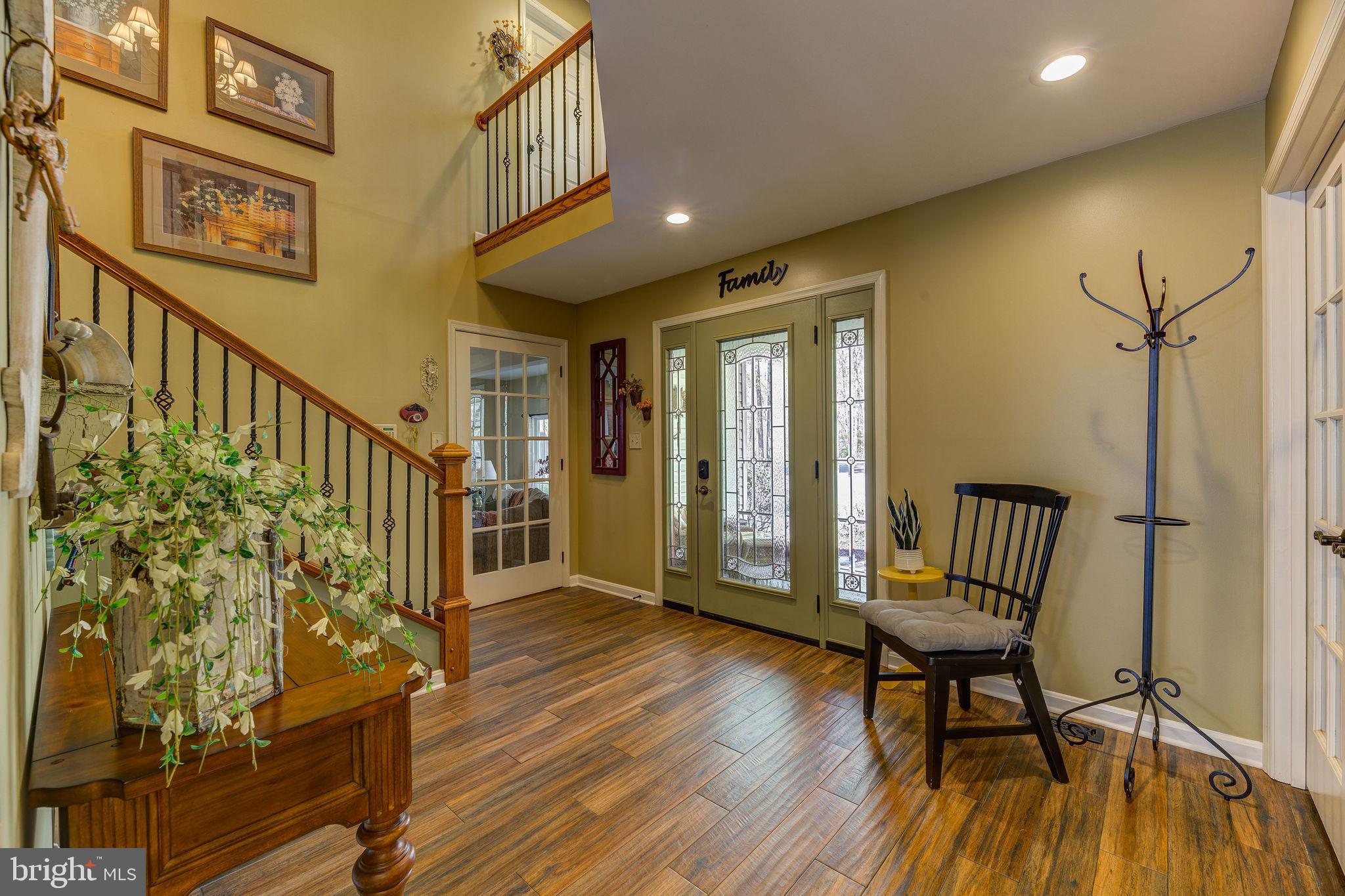 WHISPERING WOODS - Residential