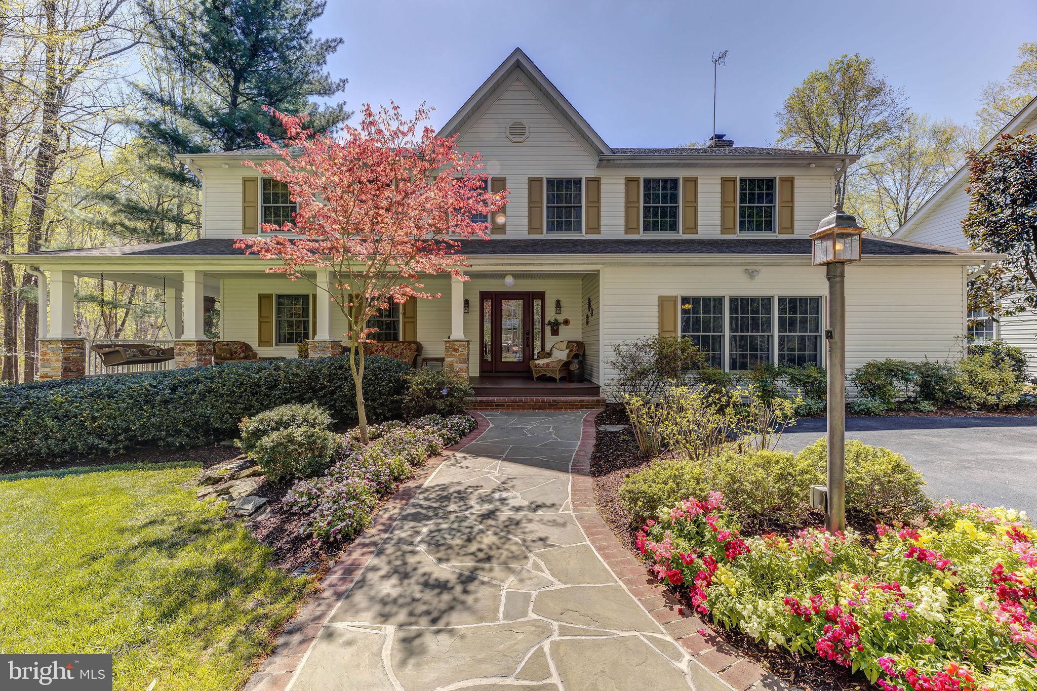 WHISPERING WOODS - Residential