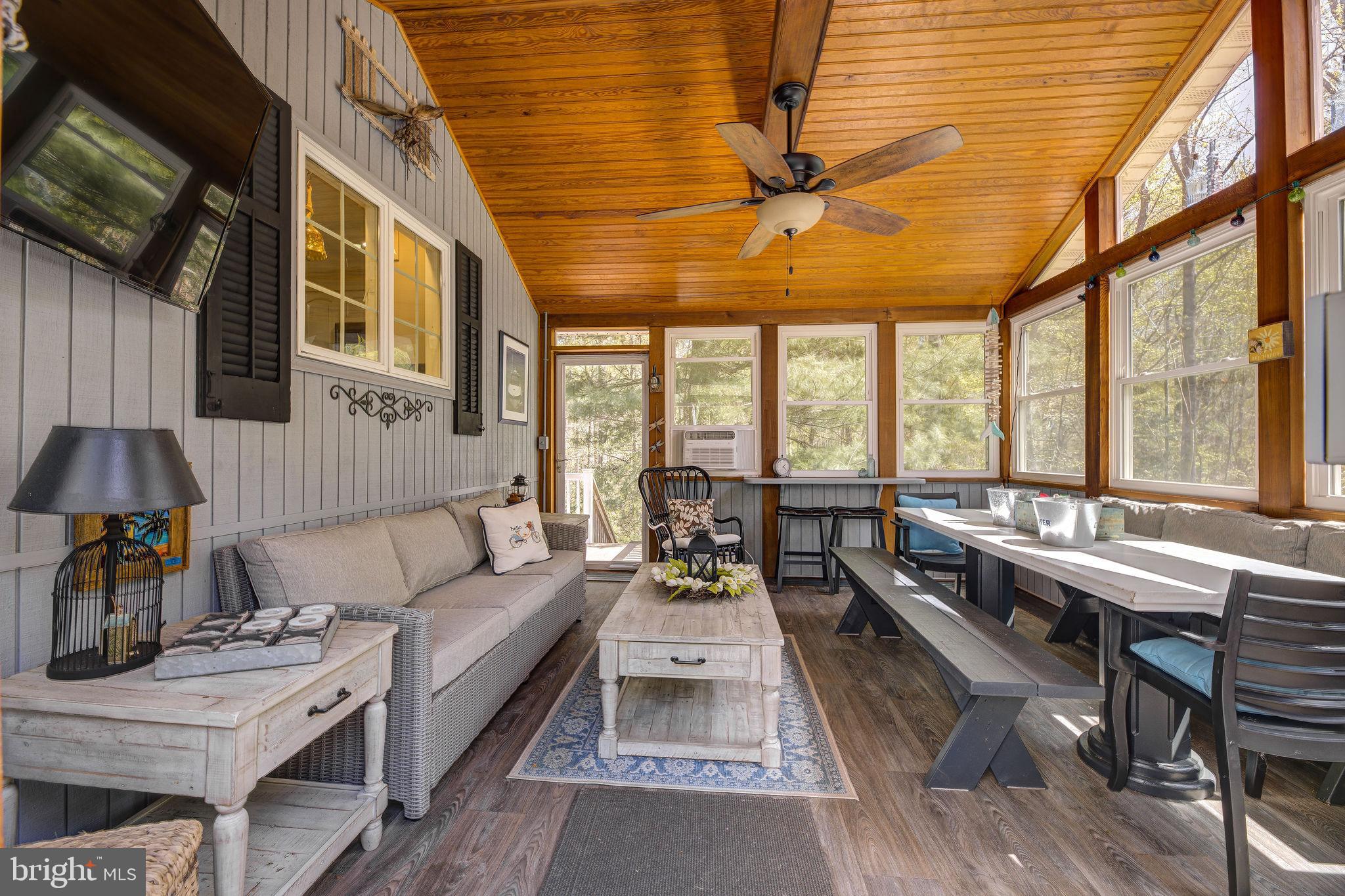 WHISPERING WOODS - Residential