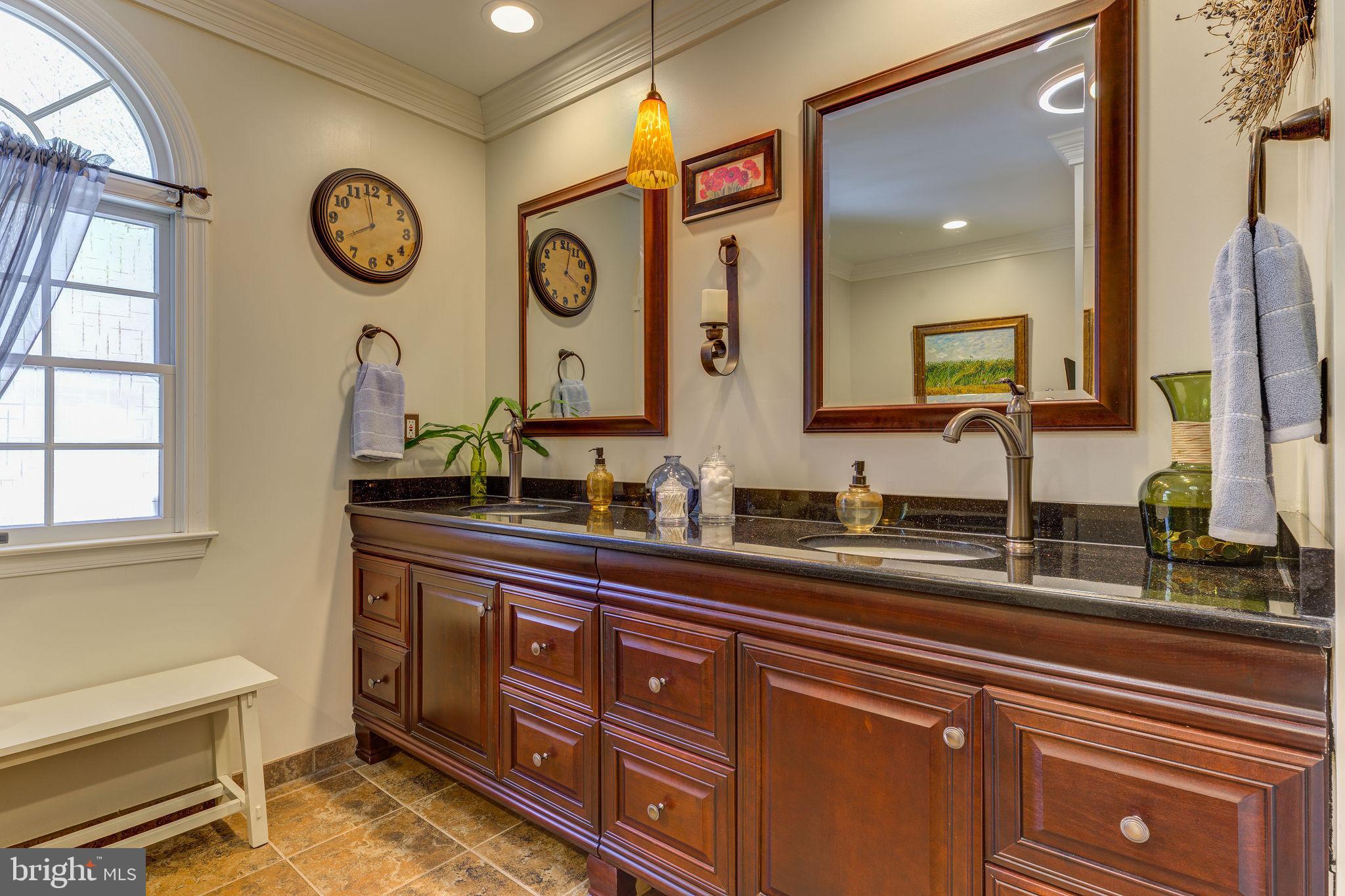 WHISPERING WOODS - Residential