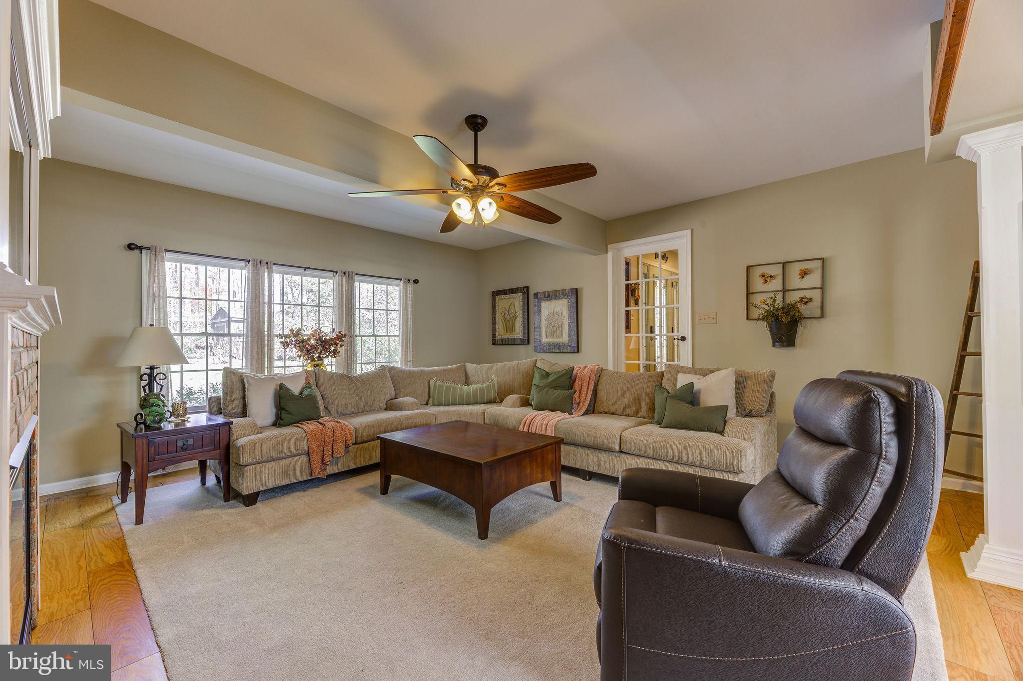 WHISPERING WOODS - Residential