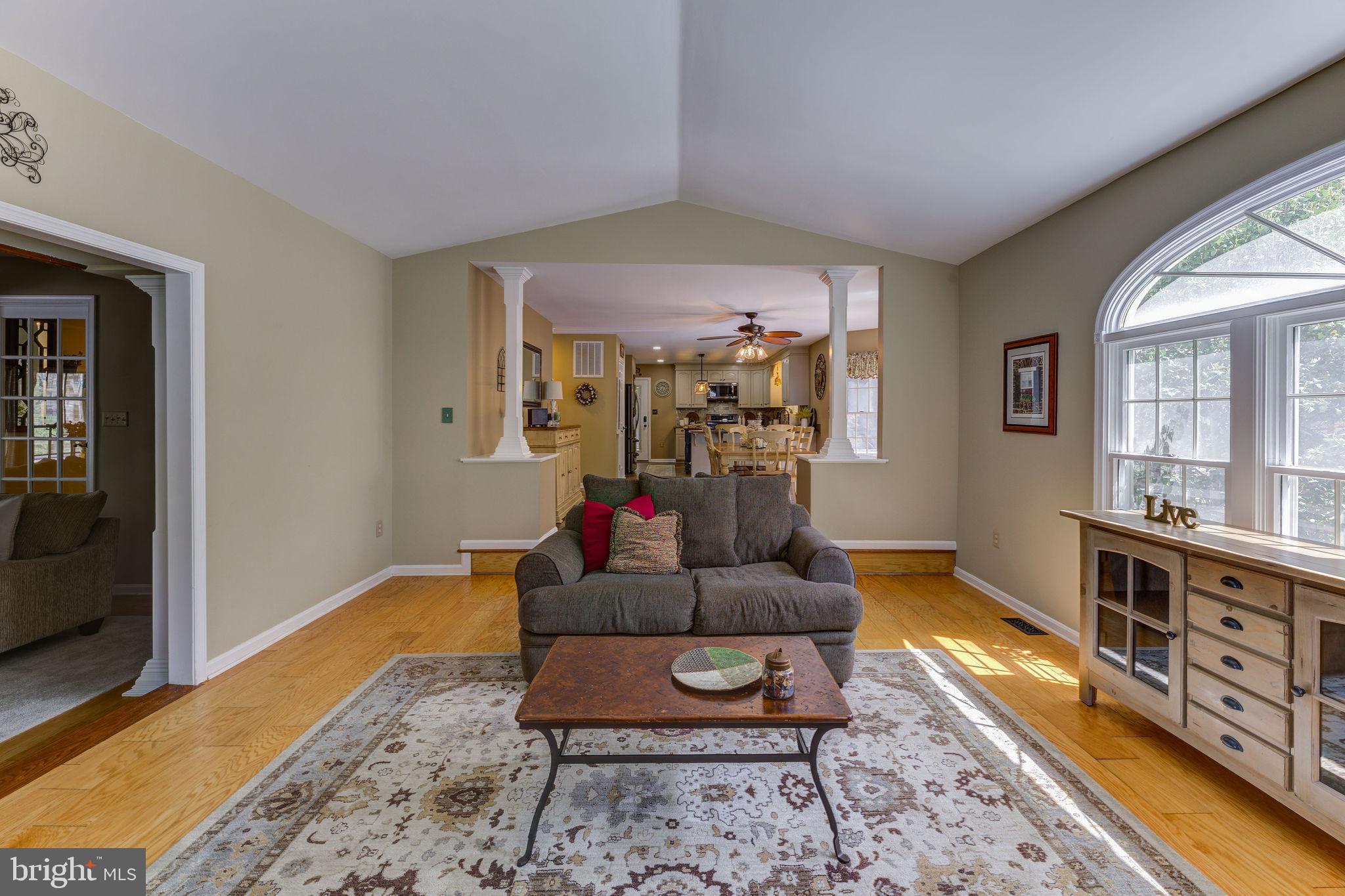 WHISPERING WOODS - Residential