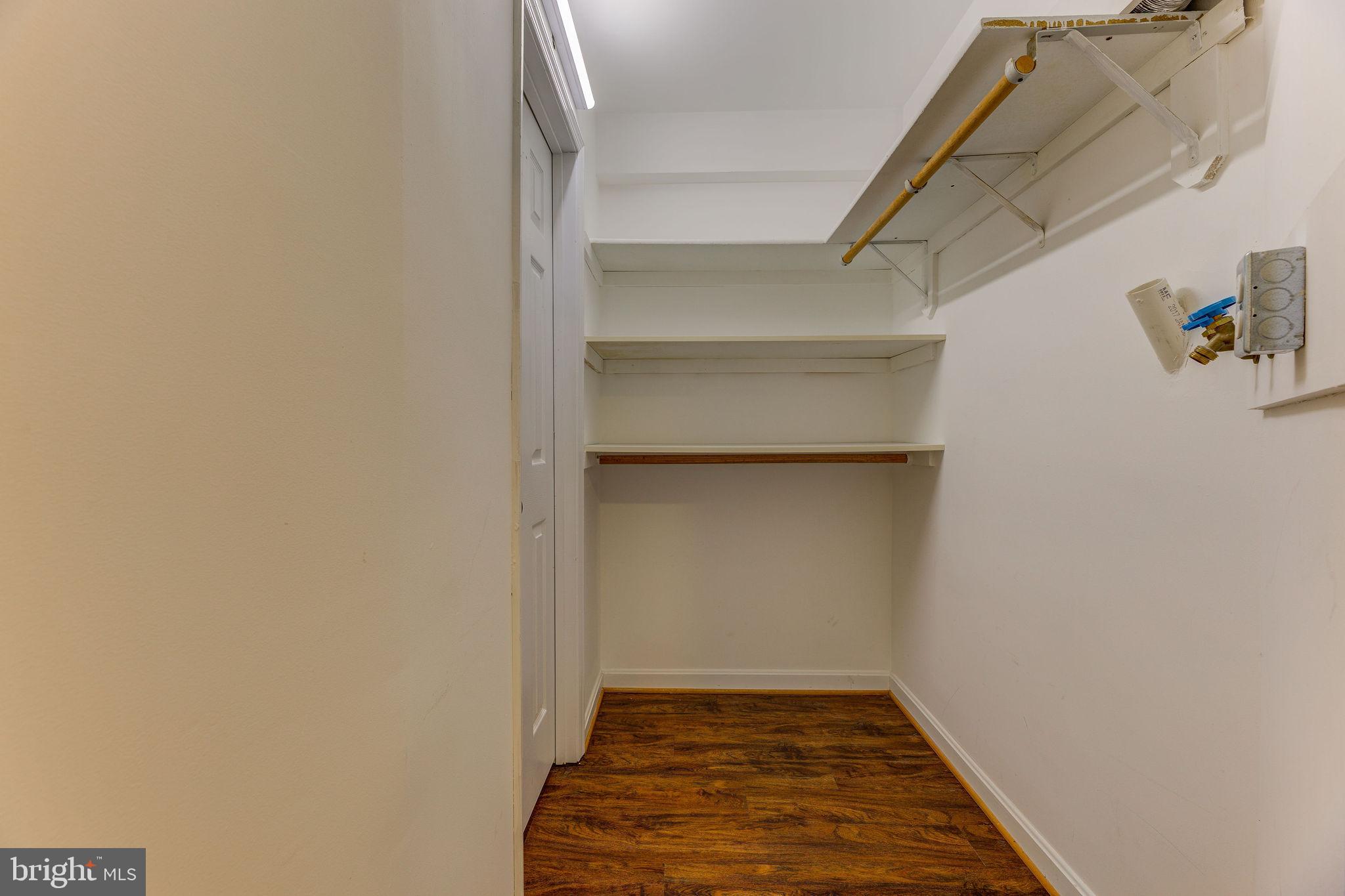 WHISPERING WOODS - Residential