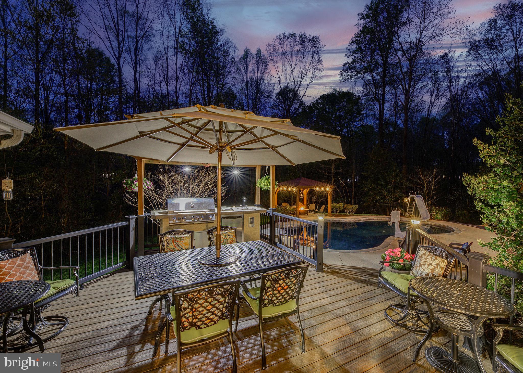 WHISPERING WOODS - Residential