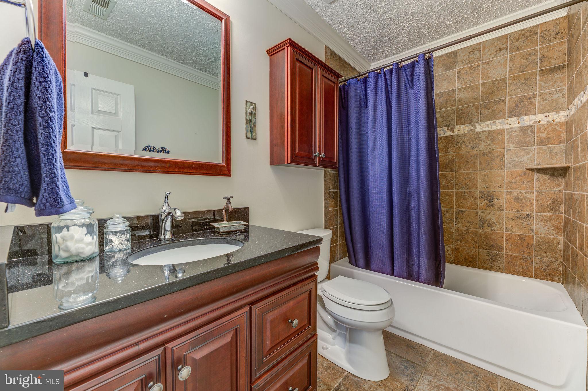 WHISPERING WOODS - Residential