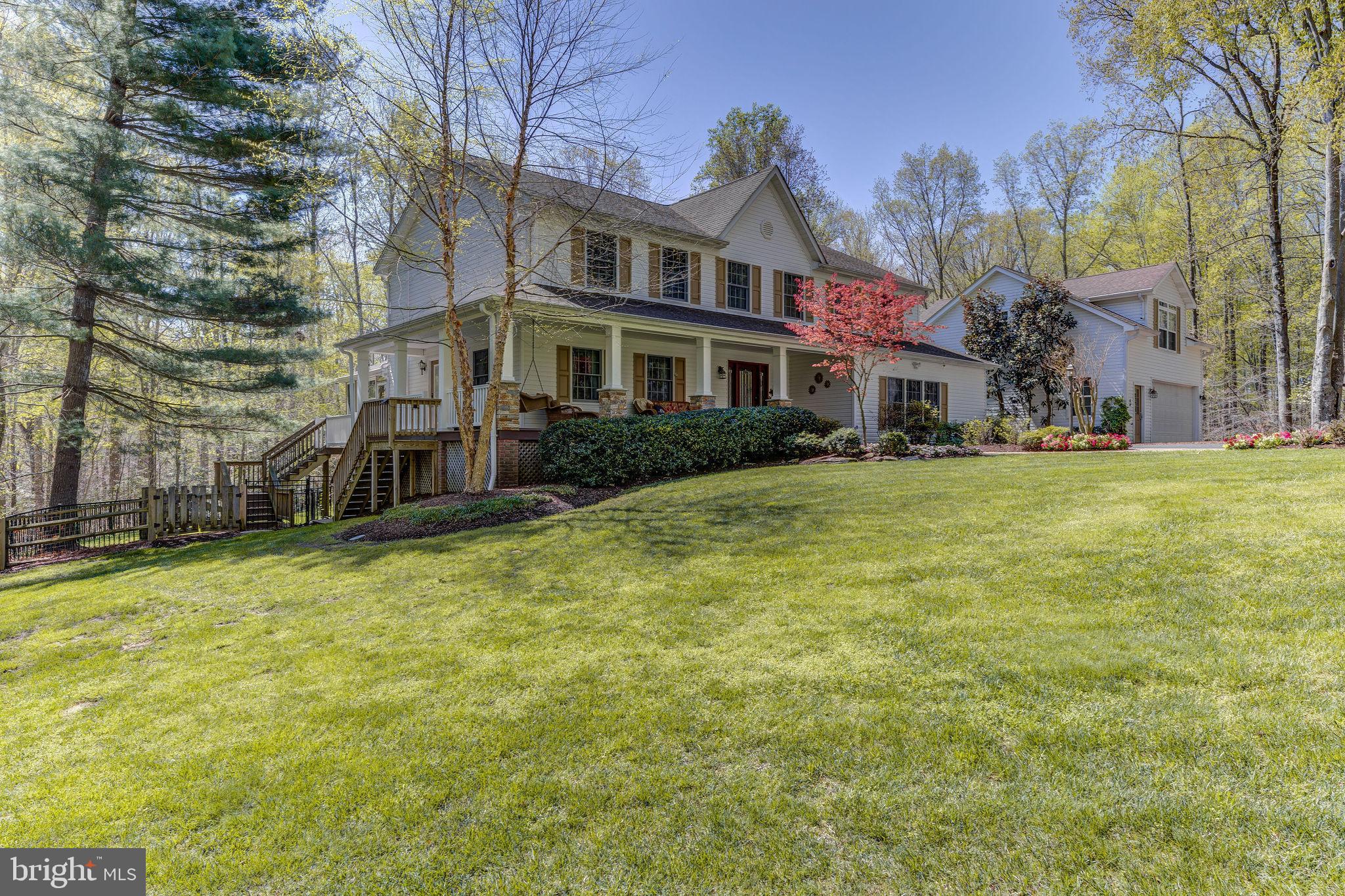 WHISPERING WOODS - Residential