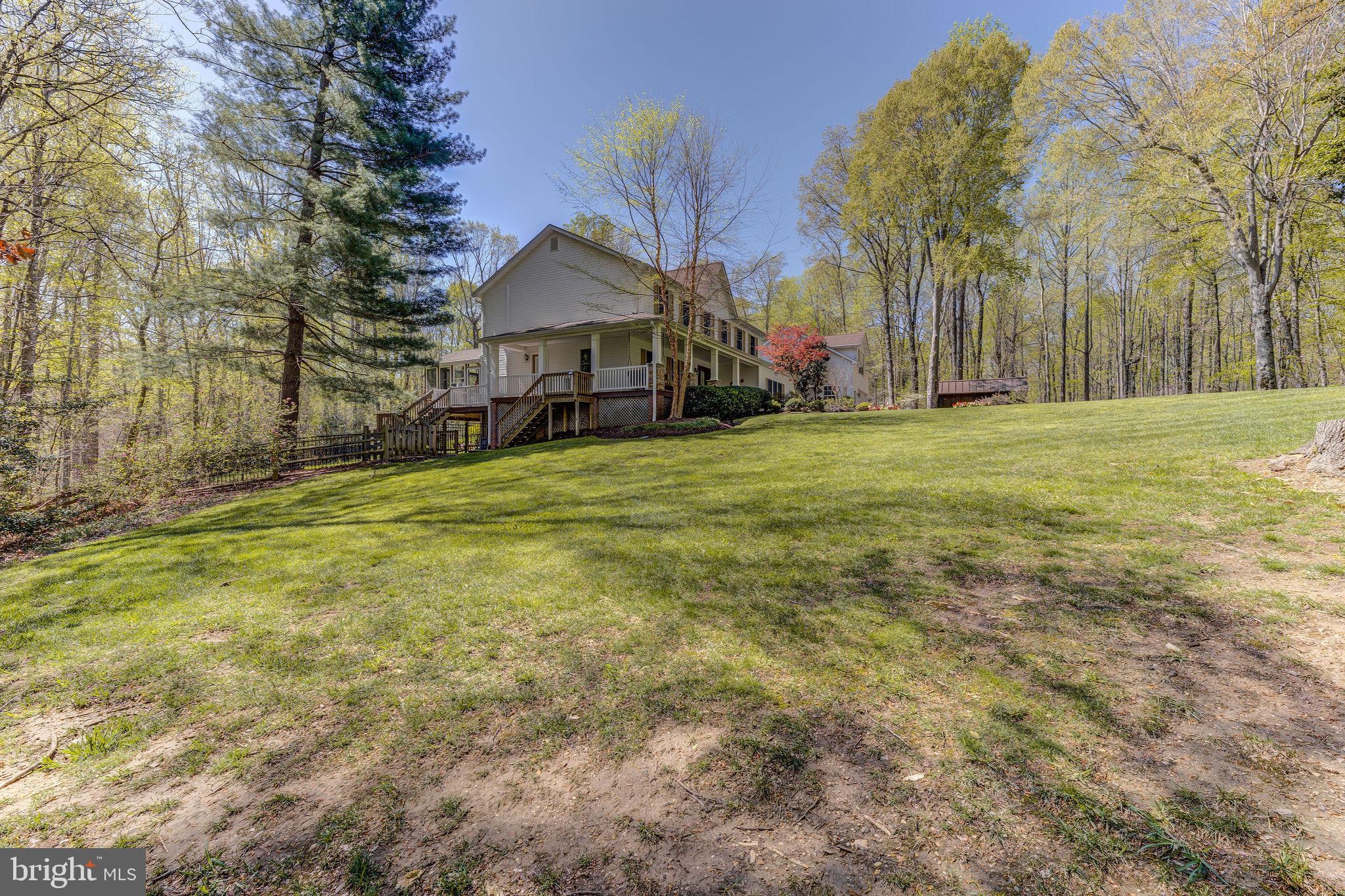 WHISPERING WOODS - Residential