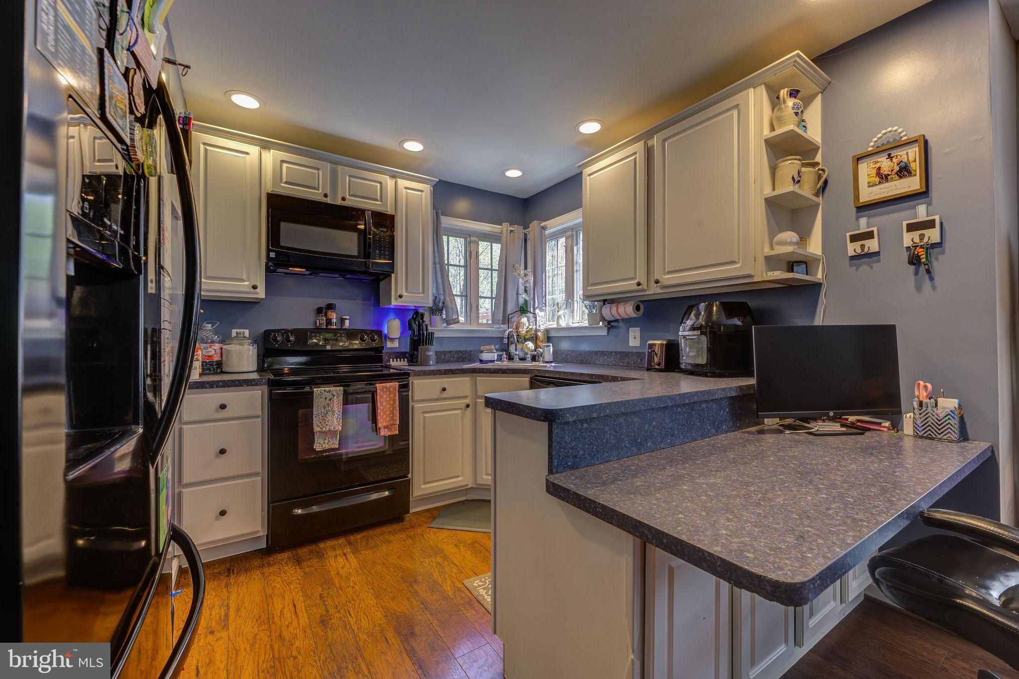 WHISPERING WOODS - Residential