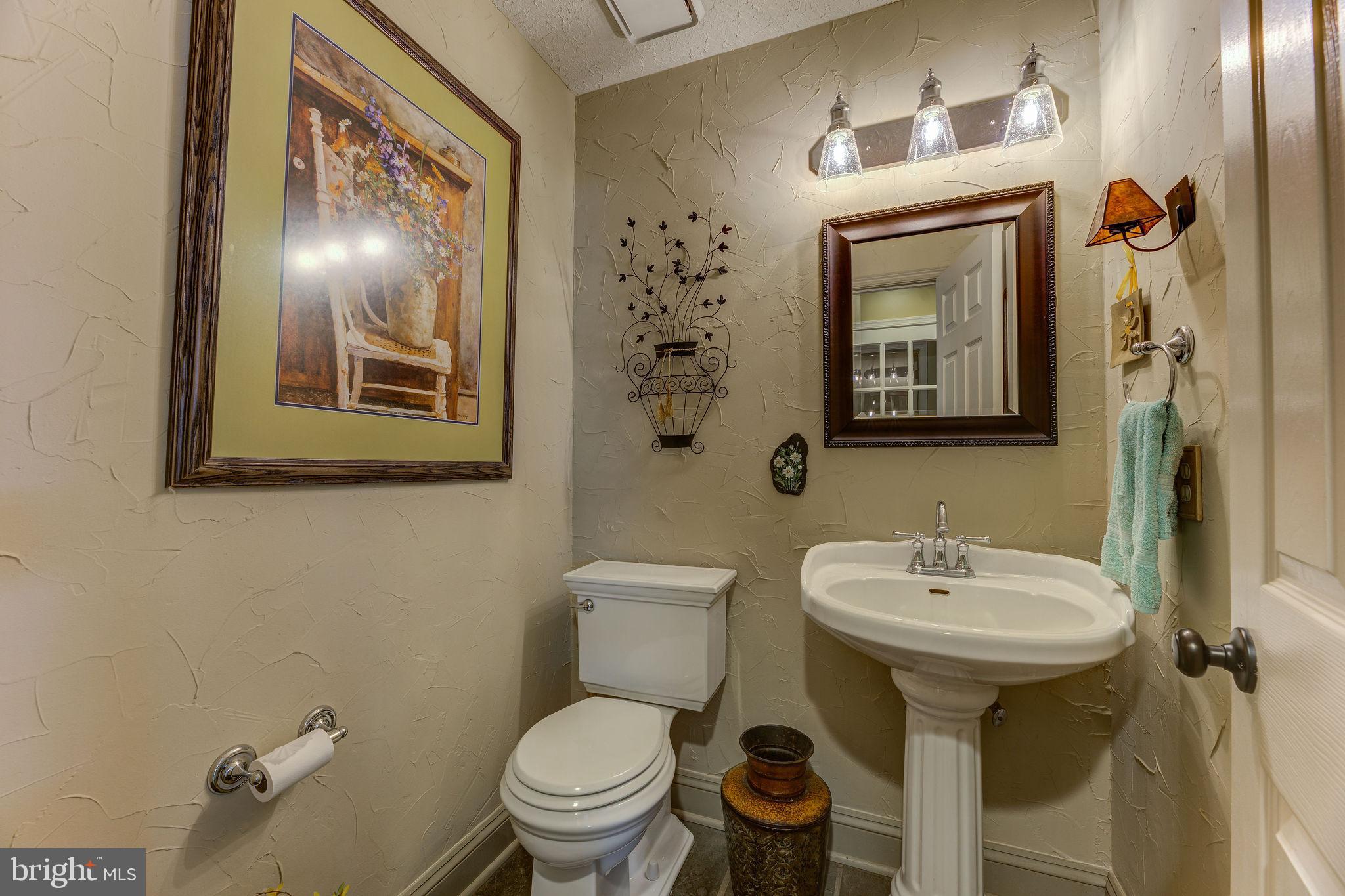 WHISPERING WOODS - Residential