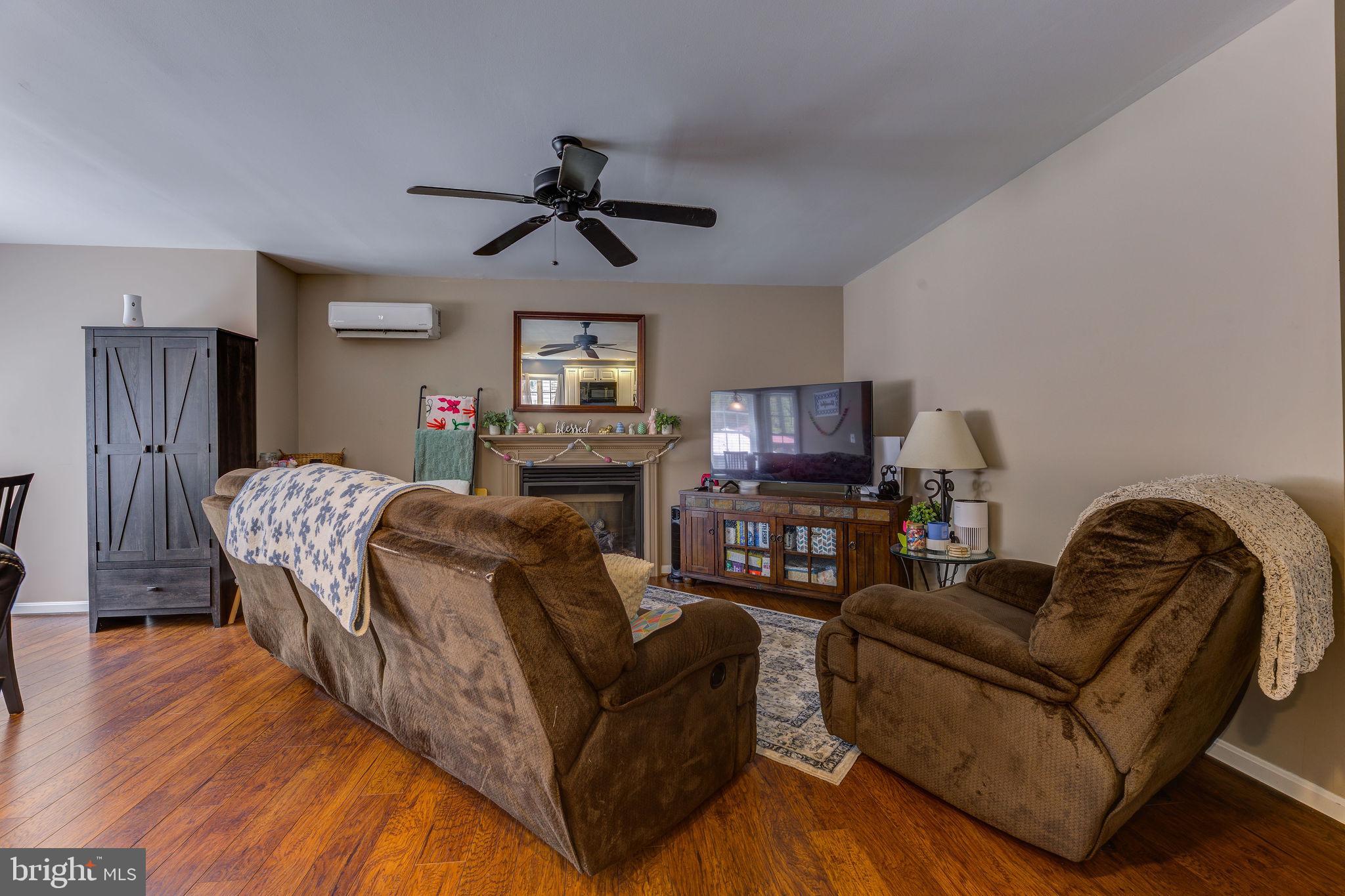 WHISPERING WOODS - Residential