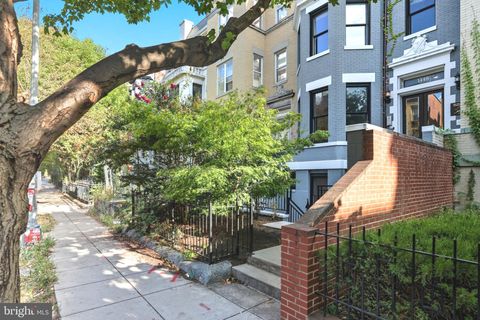 Photo of 1448 Harvard Street NW #3, WASHINGTON, DC 20009 (MLS # DCDC2228986) Photo of 1448 Harvard Street NW #3, WASHINGTON, DC 20009 (MLS # DCDC2228986)