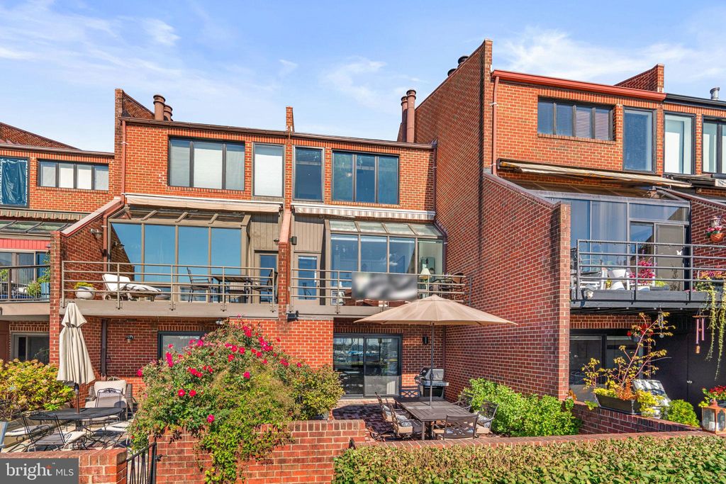 Photo of 2415 Boston Street, BALTIMORE, MD 21224 (MLS # MDBA2186152)