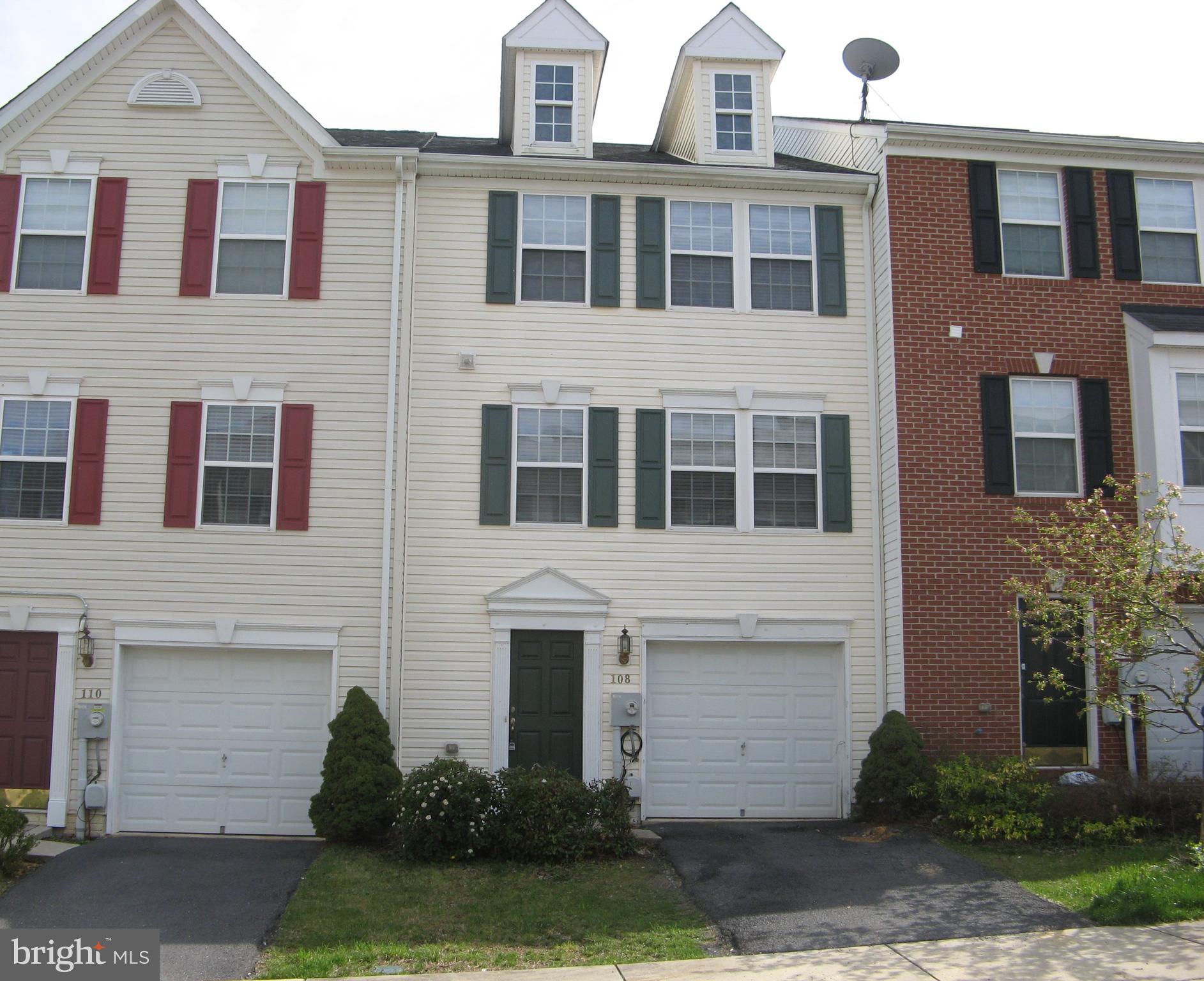 108 MONTICELLO SQUARE