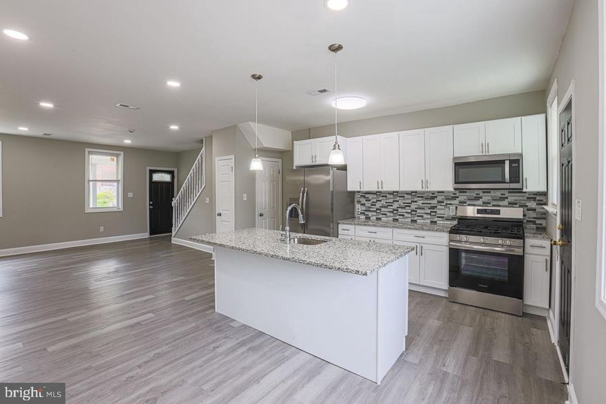 Amazing fully renovated 4 beds and 2 full bathroom. Finished walkout basement. Open concept kitchen luxurious living come and be amazed