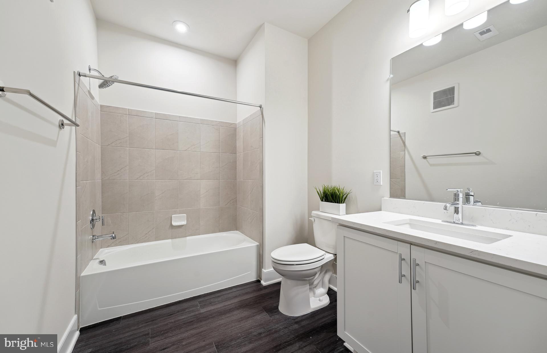 THE FLATS AT NATIONAL HARBOR - Residential