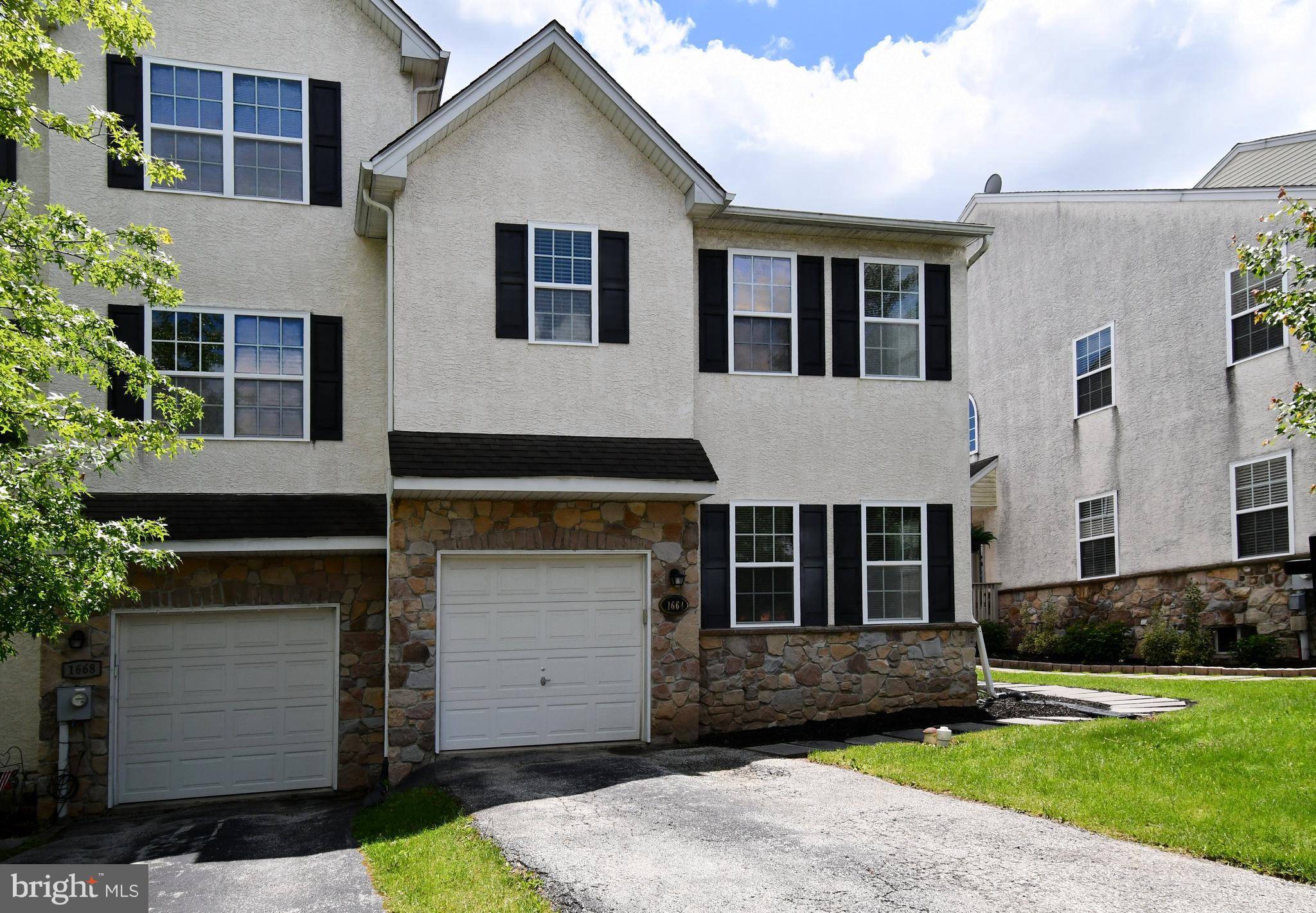1664 BRYNNE LANE