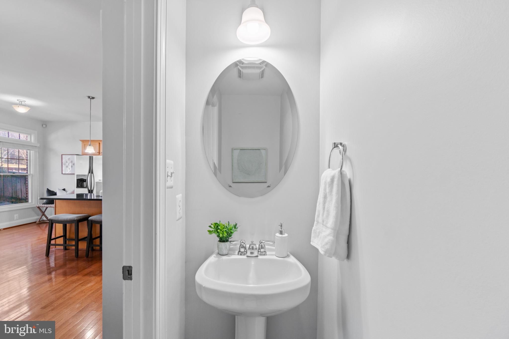 ROLAND GATE - Residential