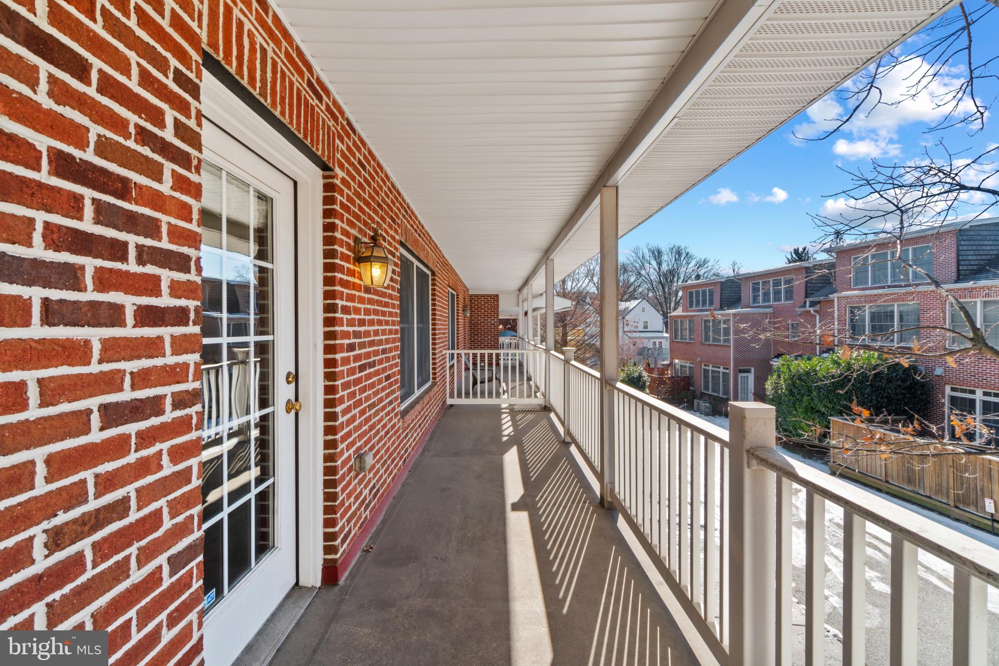 ROLAND GATE - Residential