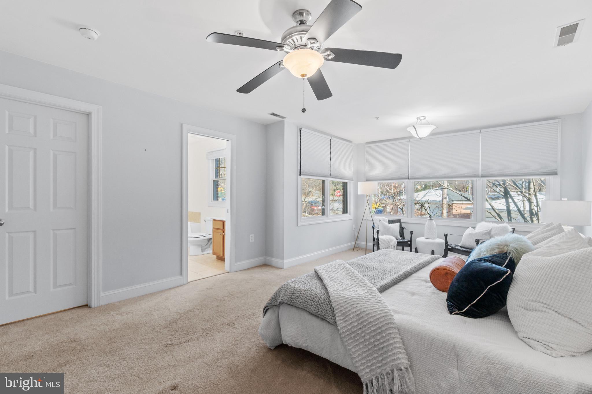 ROLAND GATE - Residential