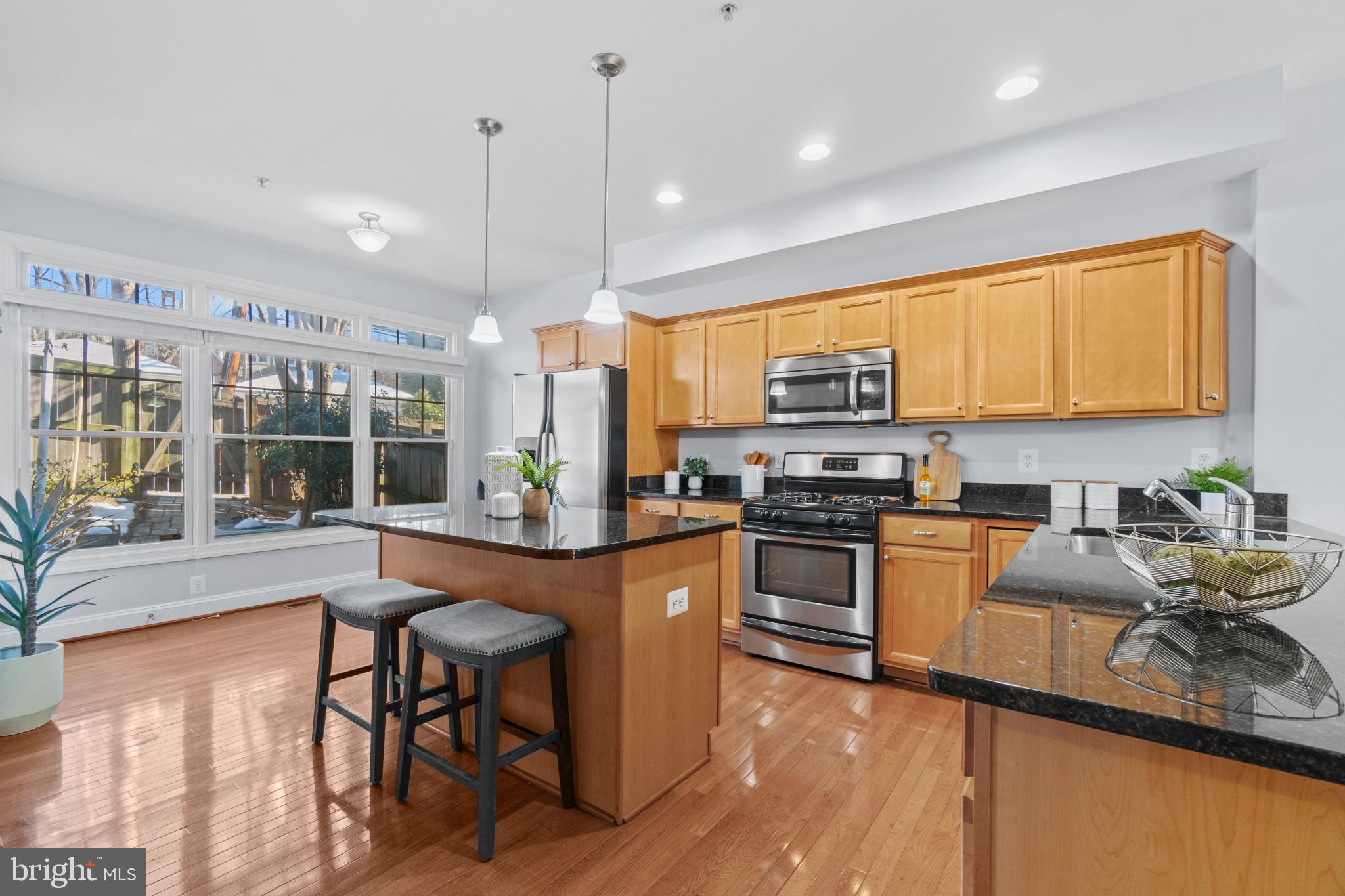 ROLAND GATE - Residential