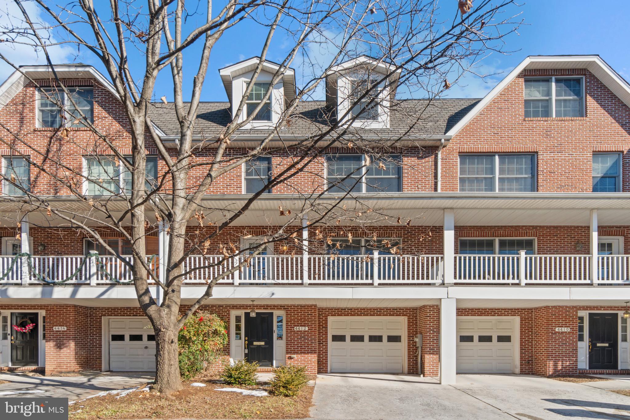 ROLAND GATE - Residential