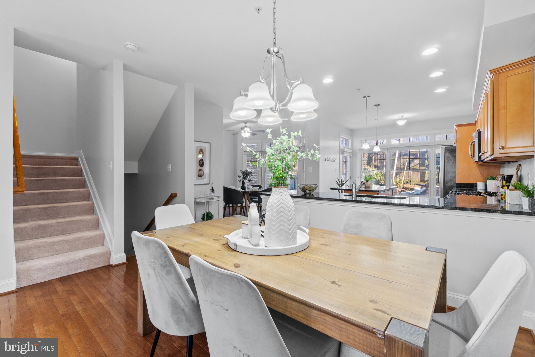 ROLAND GATE - Residential