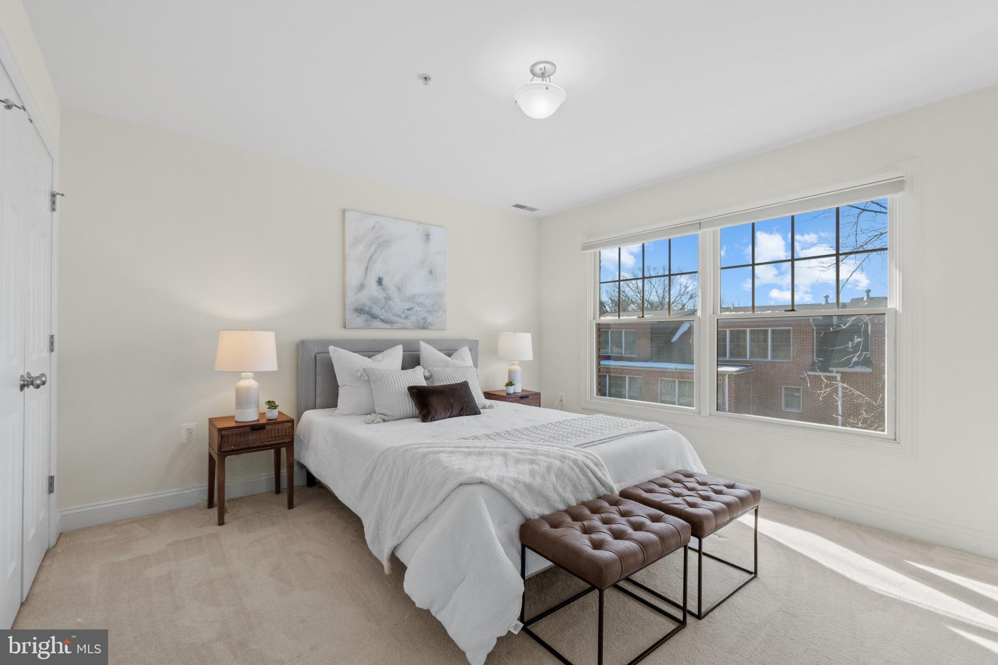 ROLAND GATE - Residential