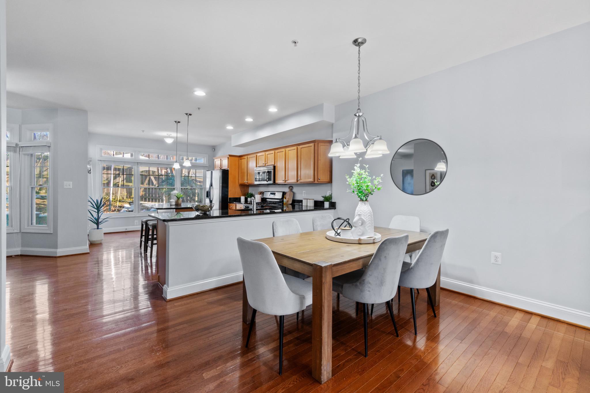 ROLAND GATE - Residential