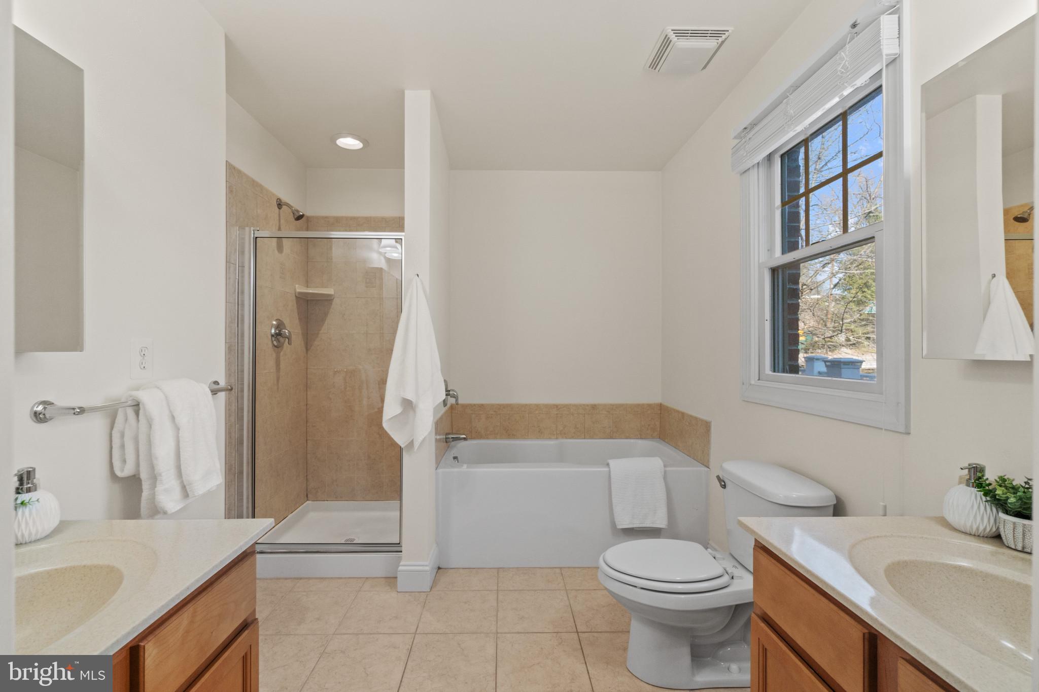 ROLAND GATE - Residential