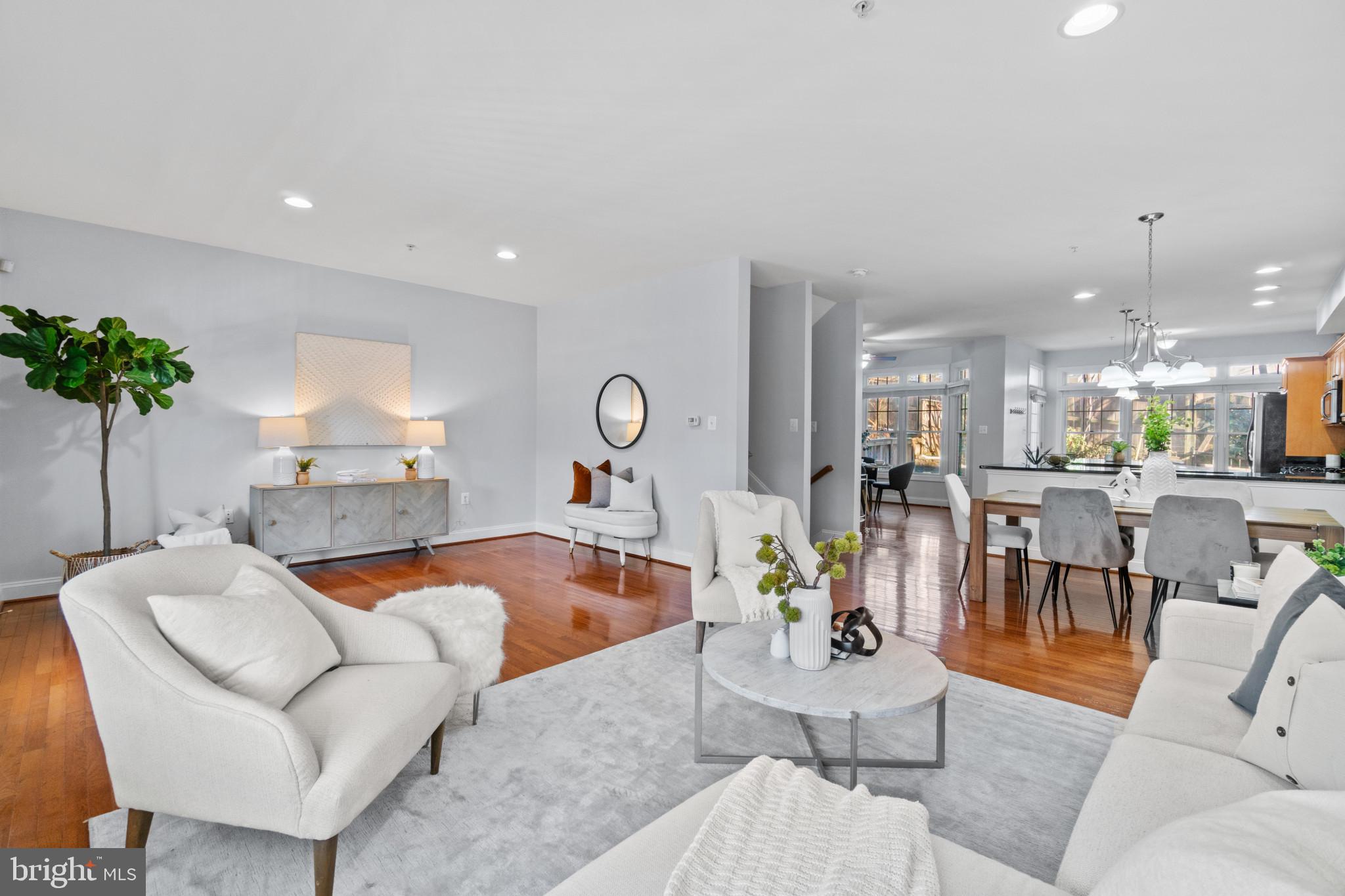 ROLAND GATE - Residential