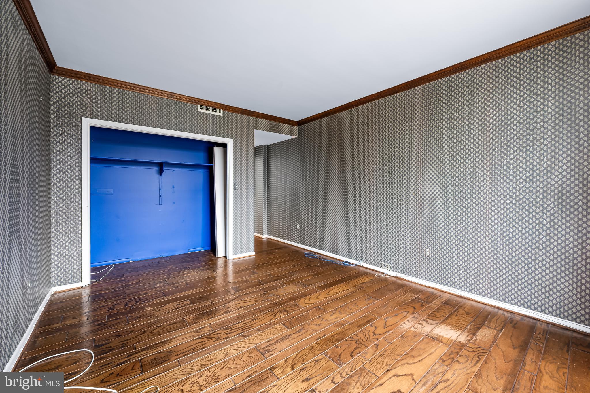 PIKESVILLE - Residential