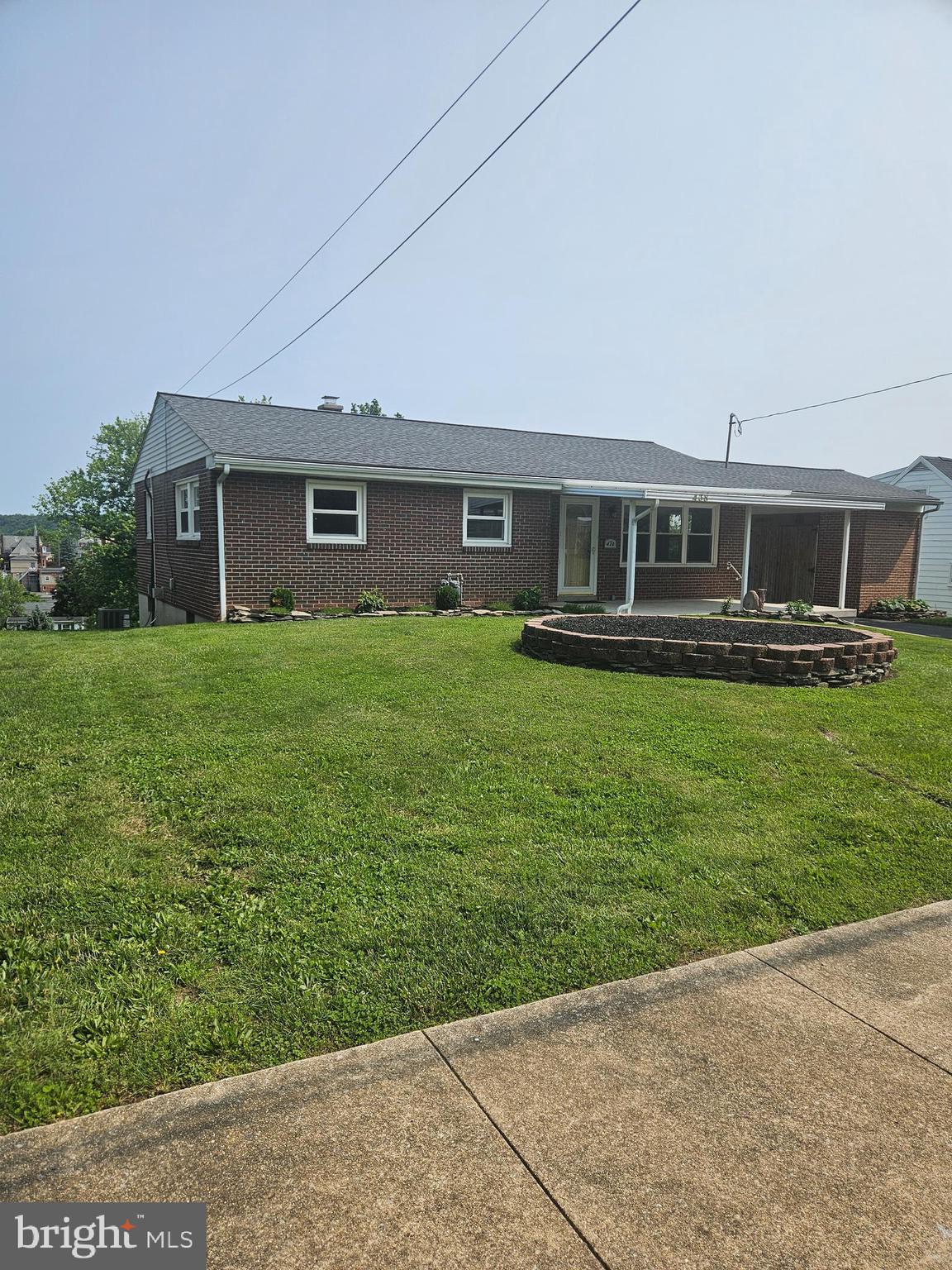 438 MAPLE STREET