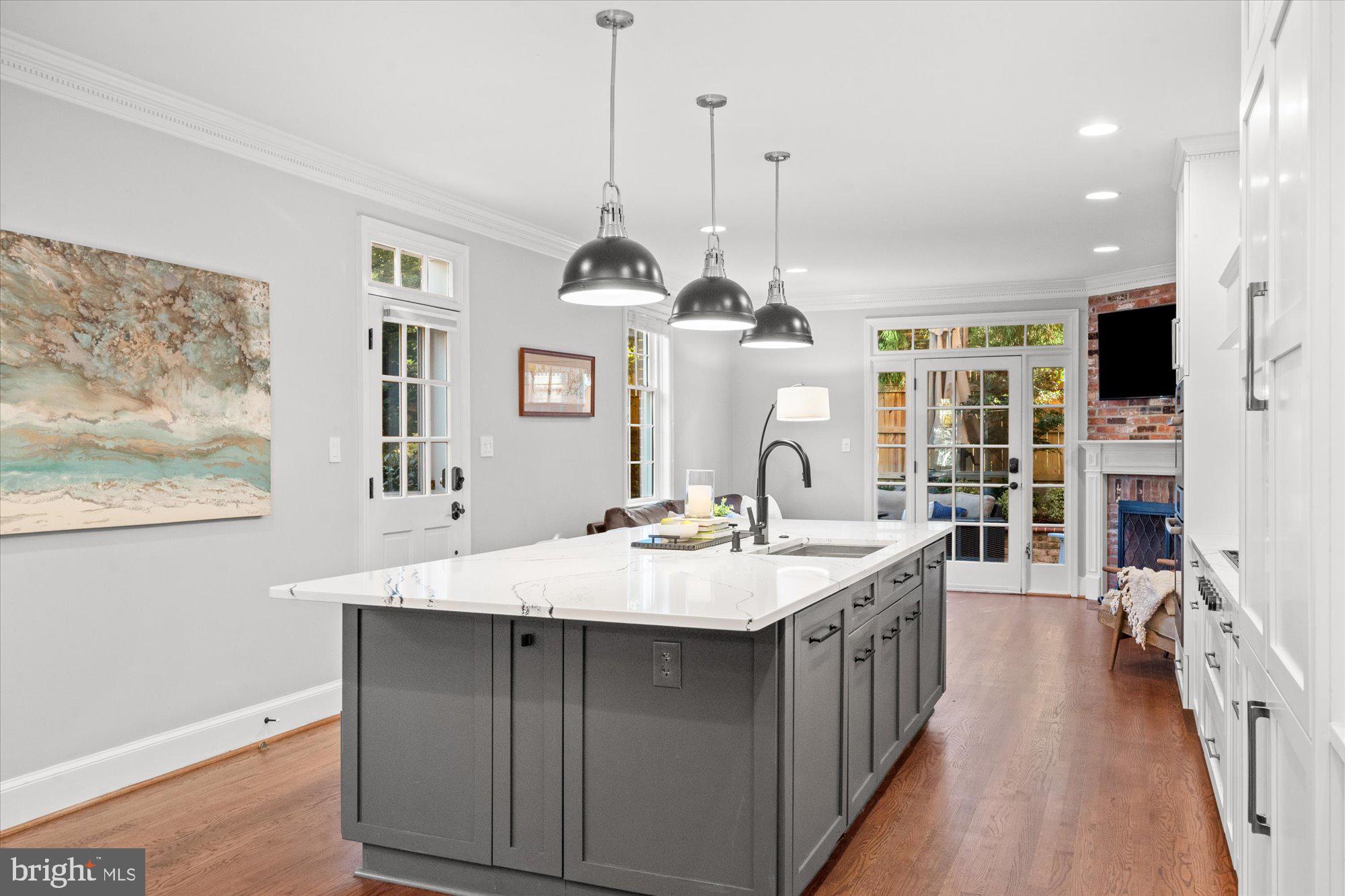 OLD TOWN ALEXANDRIA - Residential